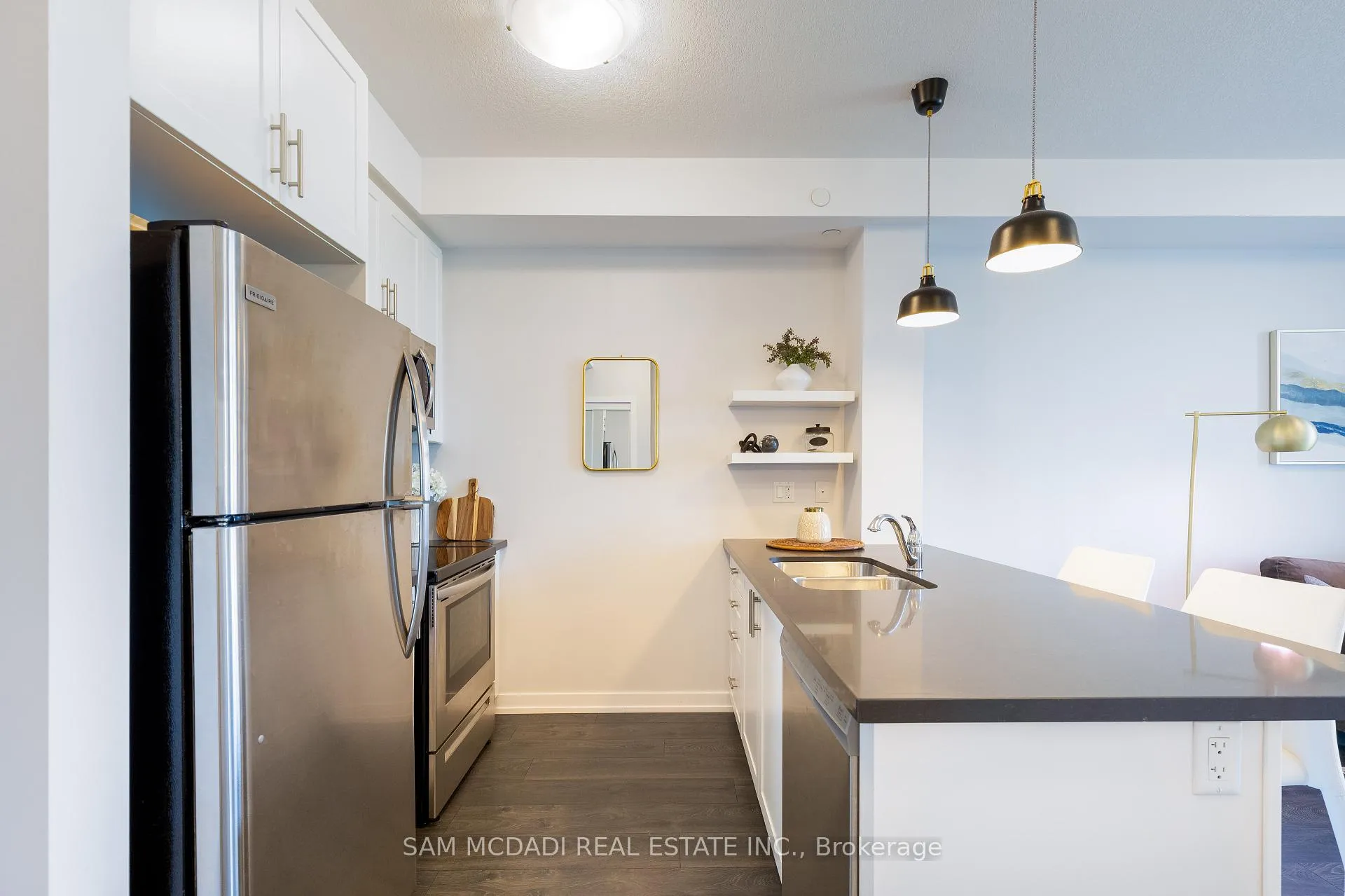 Photo 5 of Unit 207, 101 Shoreview Place, Hamilton, Stoney Creek — HOMEH