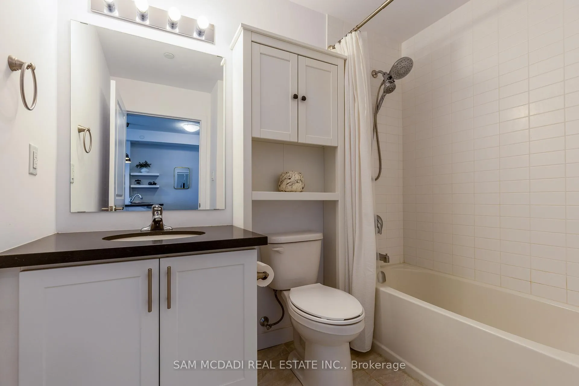 Photo 11 of Unit 207, 101 Shoreview Place, Hamilton, Stoney Creek — HOMEH
