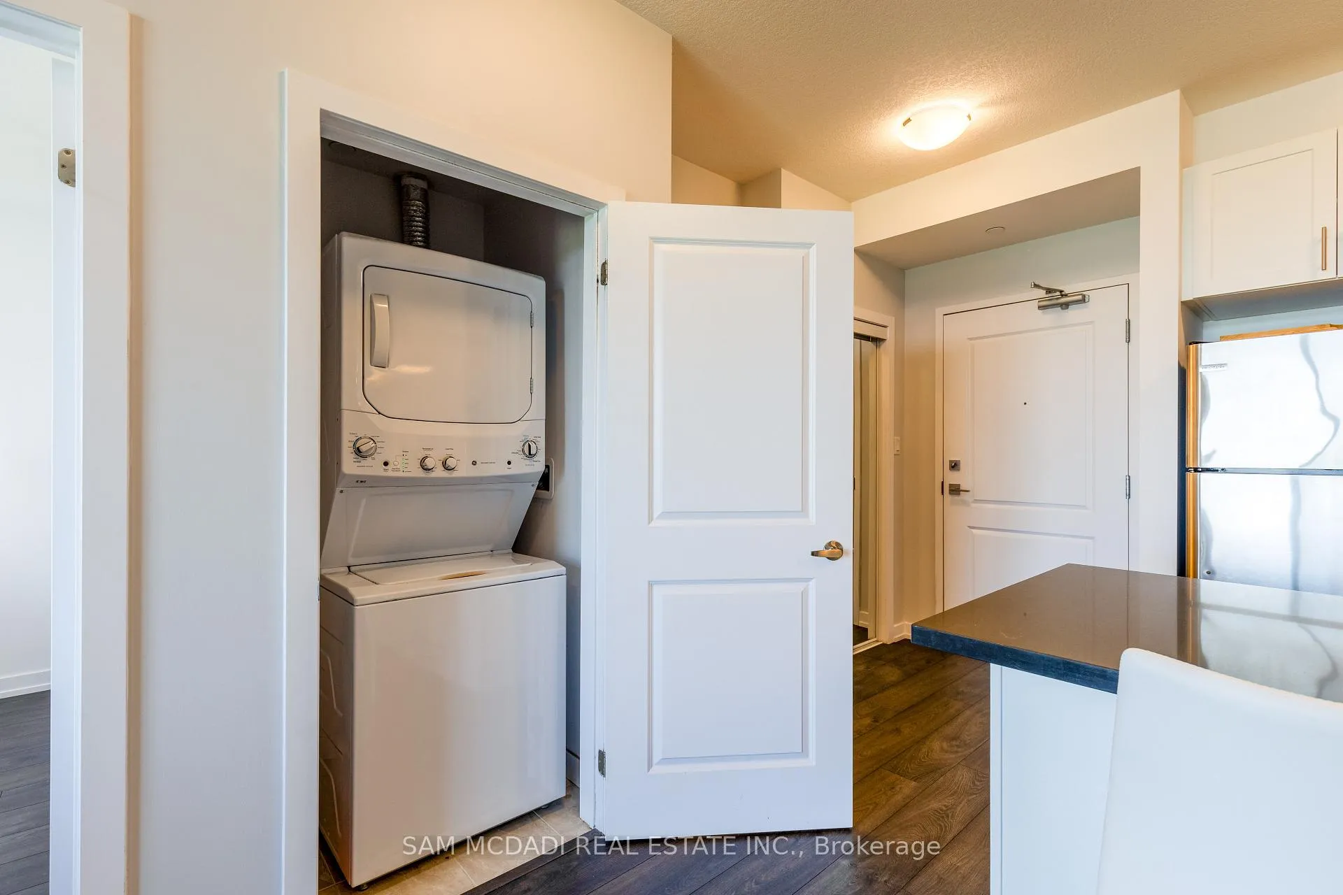 Photo 12 of Unit 207, 101 Shoreview Place, Hamilton, Stoney Creek — HOMEH