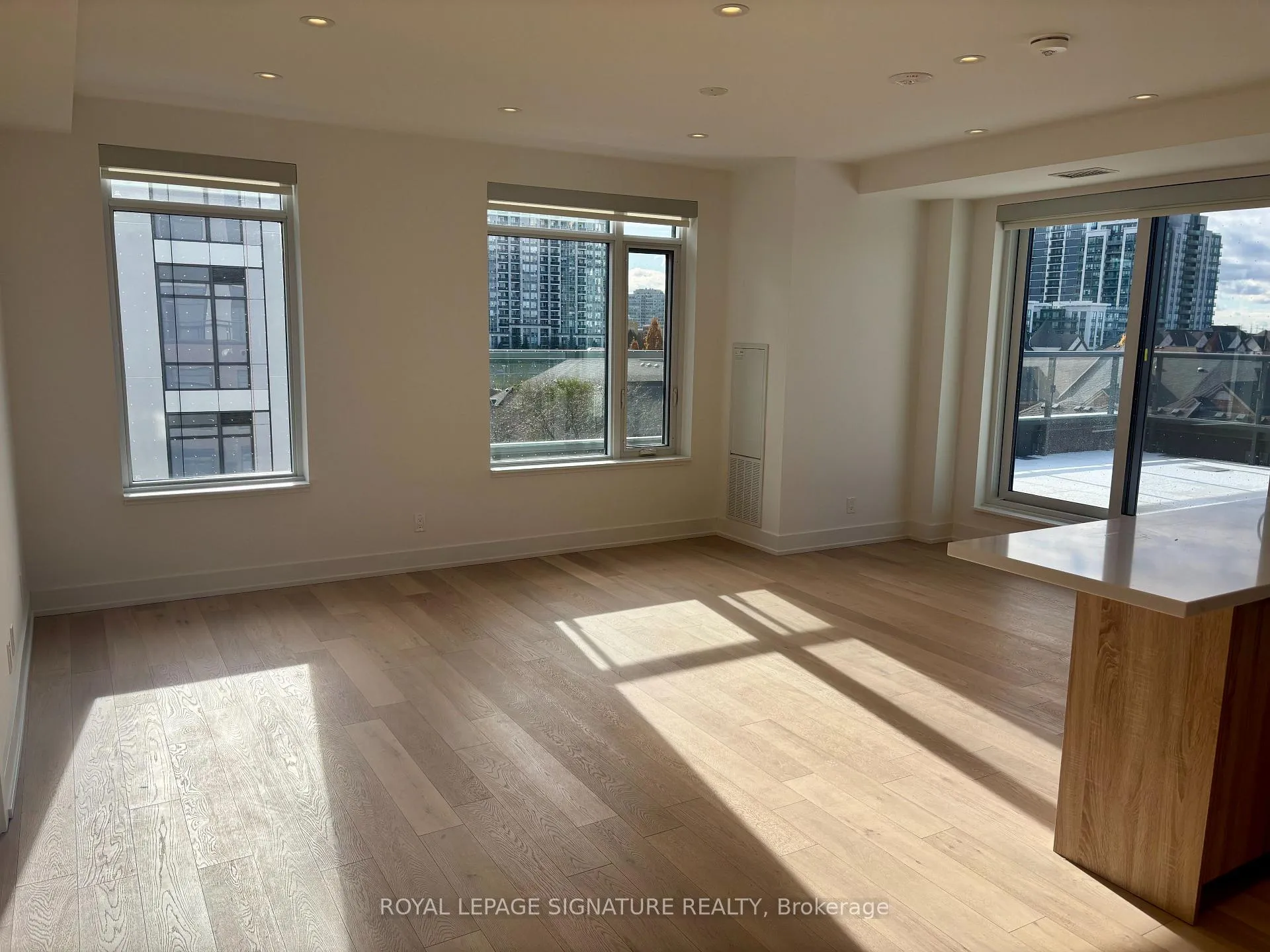 Photo 9 of Unit C512, 8 Beverley Glen Boulevard, Vaughan, Beverley Glen — HOMEH