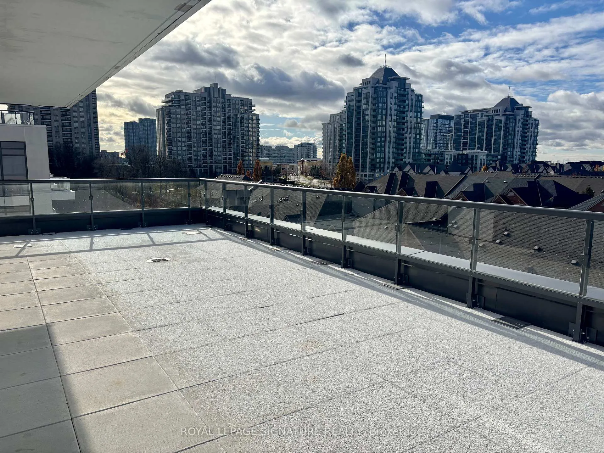 Photo 11 of Unit C512, 8 Beverley Glen Boulevard, Vaughan, Beverley Glen — HOMEH