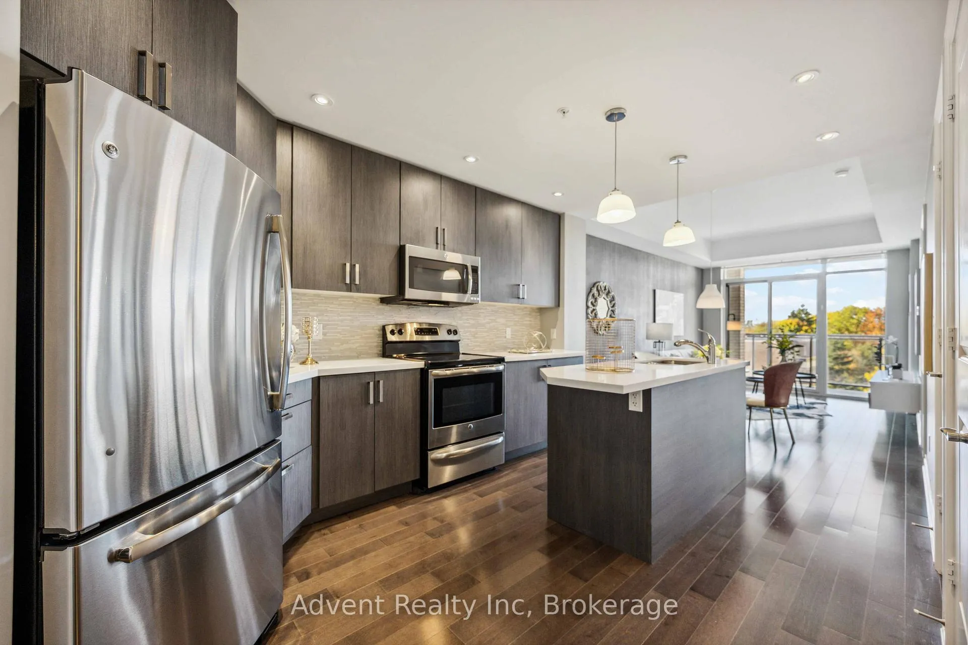 Photo 3 of Unit 401, 68 Main Street N, Markham, Markham Village — HOMEH