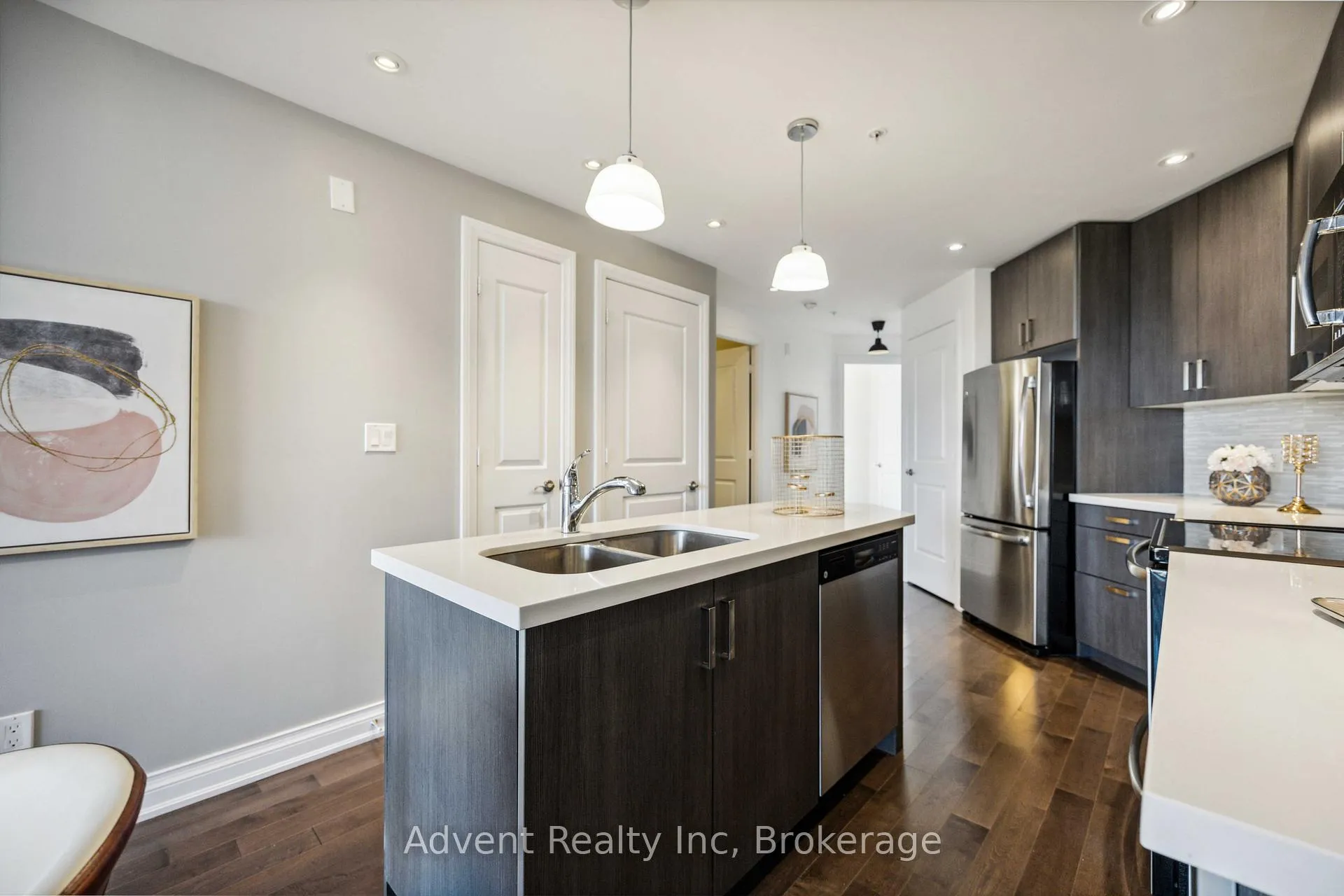 Photo 5 of Unit 401, 68 Main Street N, Markham, Markham Village — HOMEH