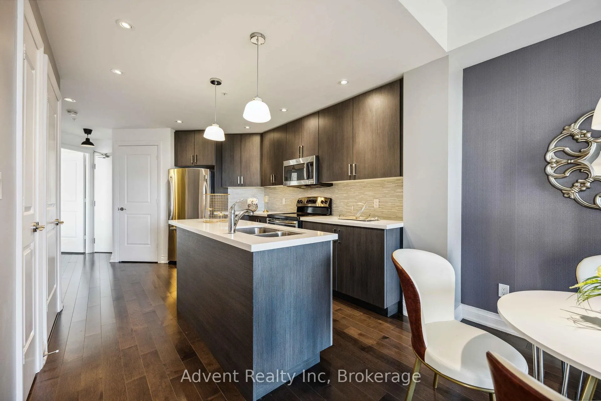 Photo 8 of Unit 401, 68 Main Street N, Markham, Markham Village — HOMEH
