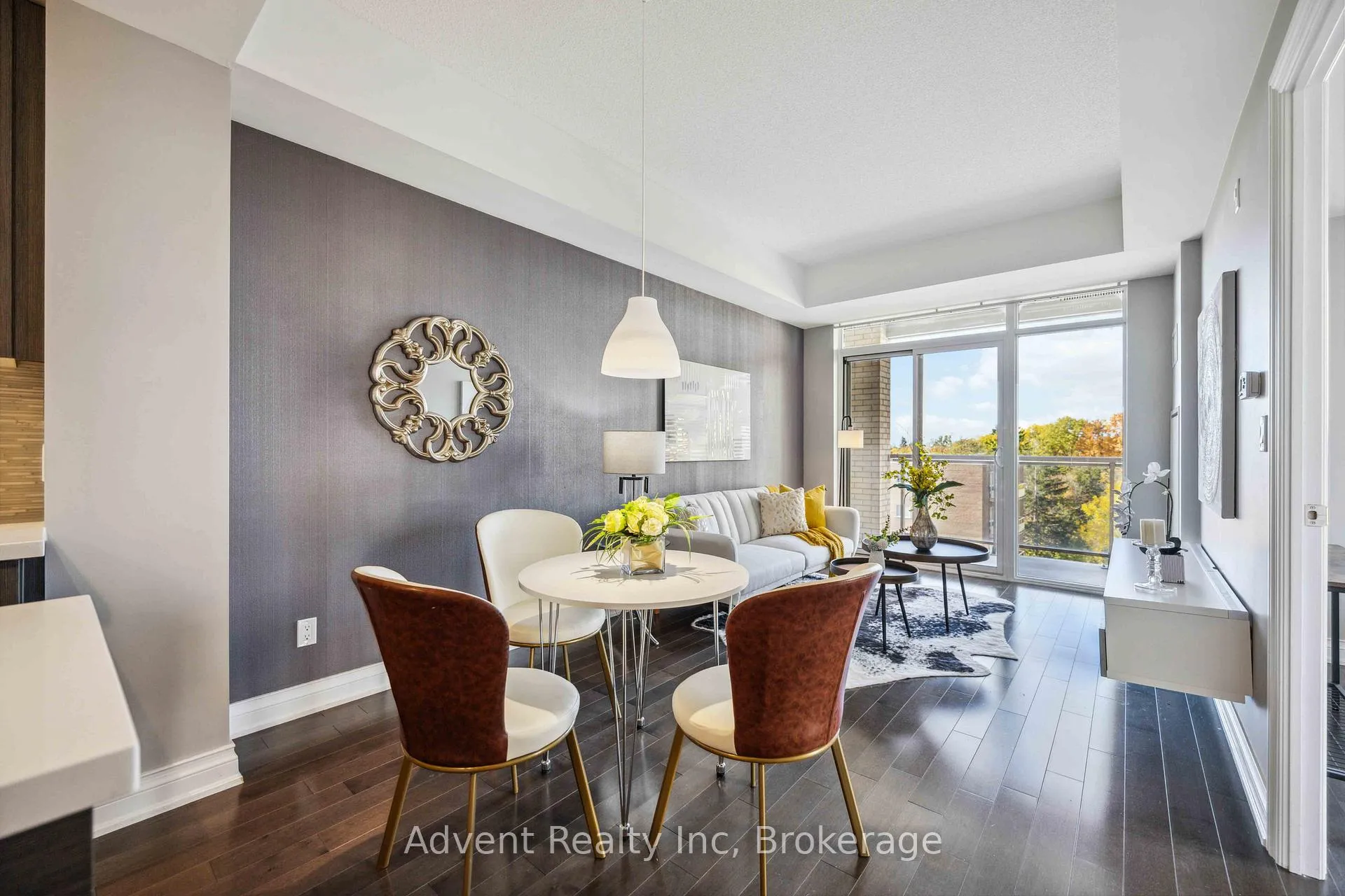 Photo 9 of Unit 401, 68 Main Street N, Markham, Markham Village — HOMEH