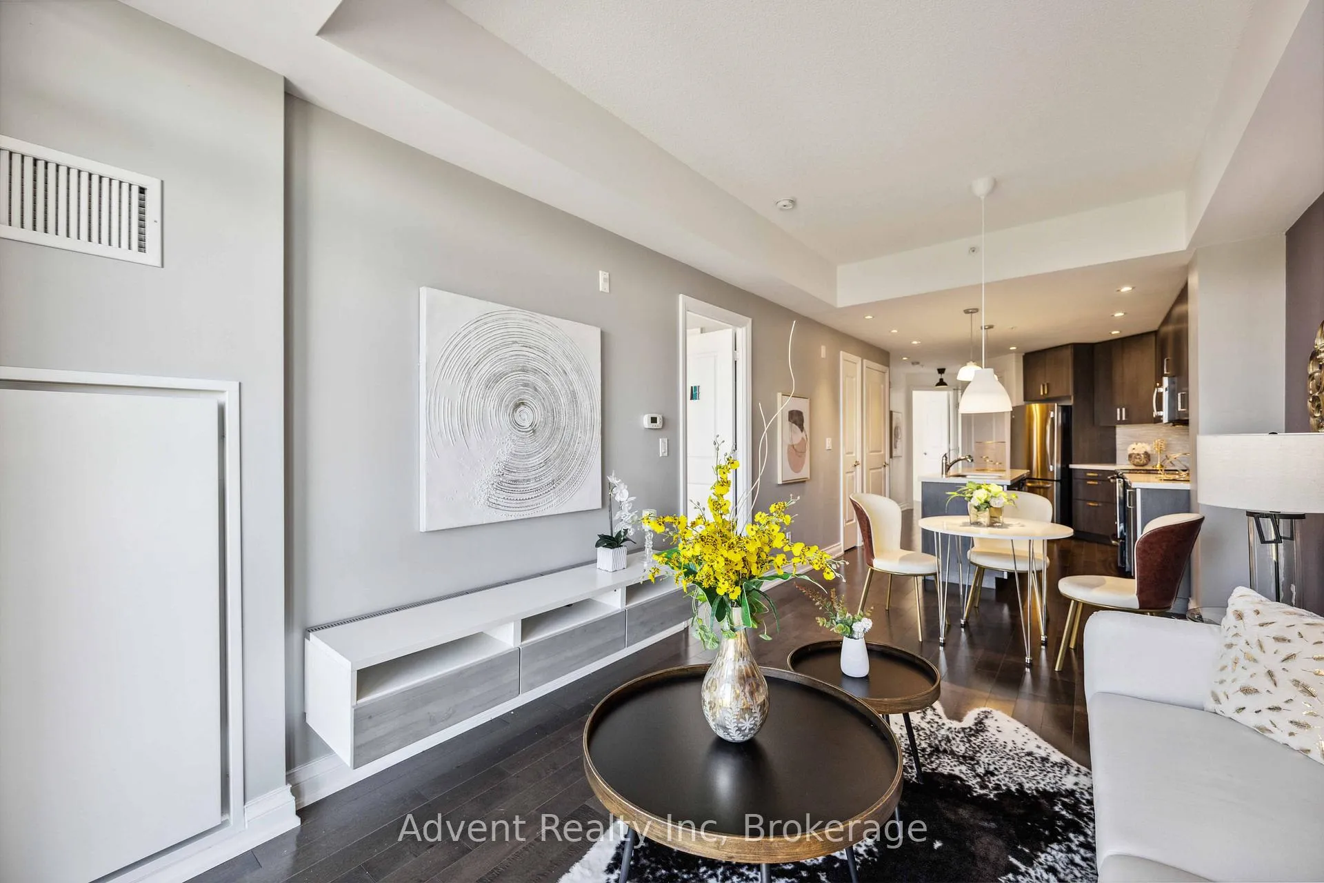 Photo 13 of Unit 401, 68 Main Street N, Markham, Markham Village — HOMEH