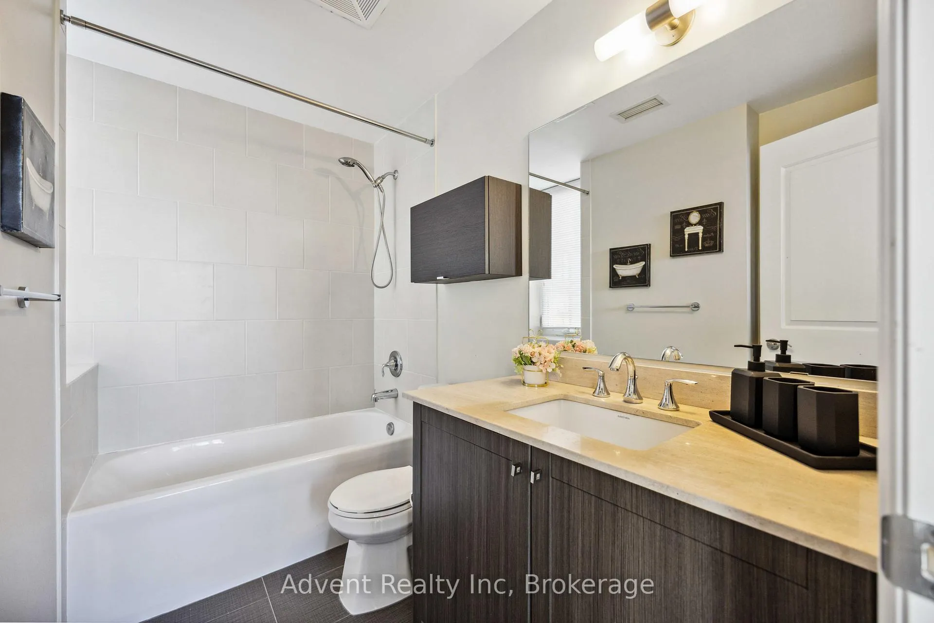 Photo 19 of Unit 401, 68 Main Street N, Markham, Markham Village — HOMEH