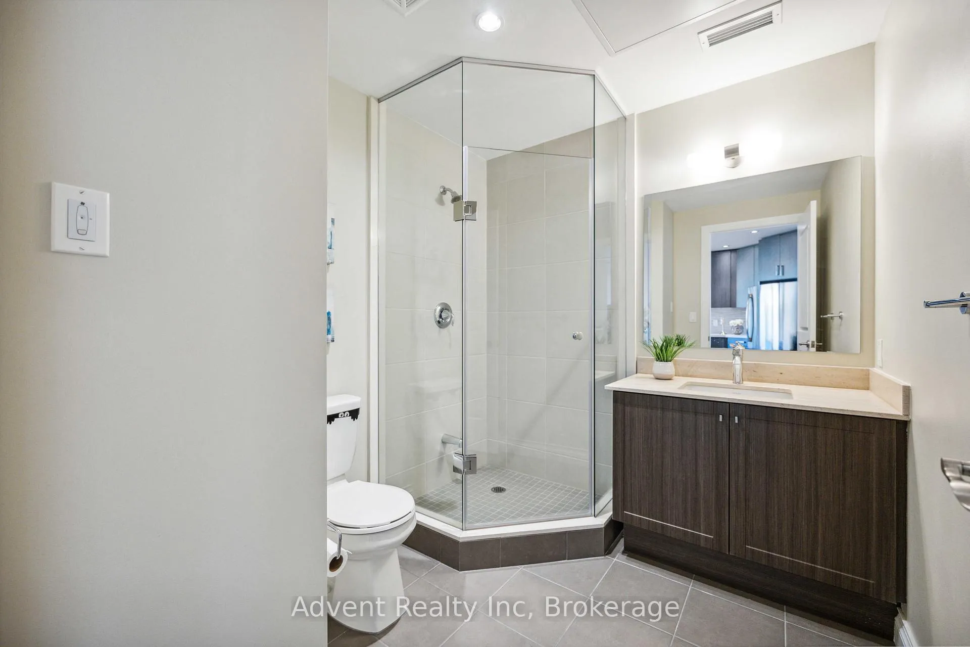 Photo 24 of Unit 401, 68 Main Street N, Markham, Markham Village — HOMEH