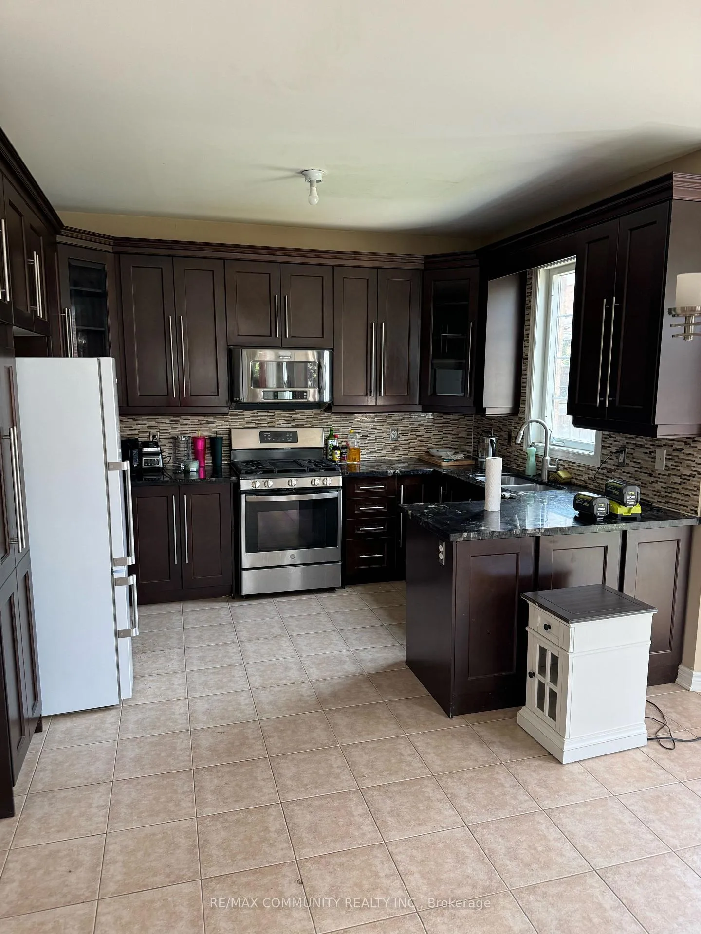 Photo 7 of Unit Main, 19 Lewis Honey Drive, Aurora, Bayview Northeast — HOMEH