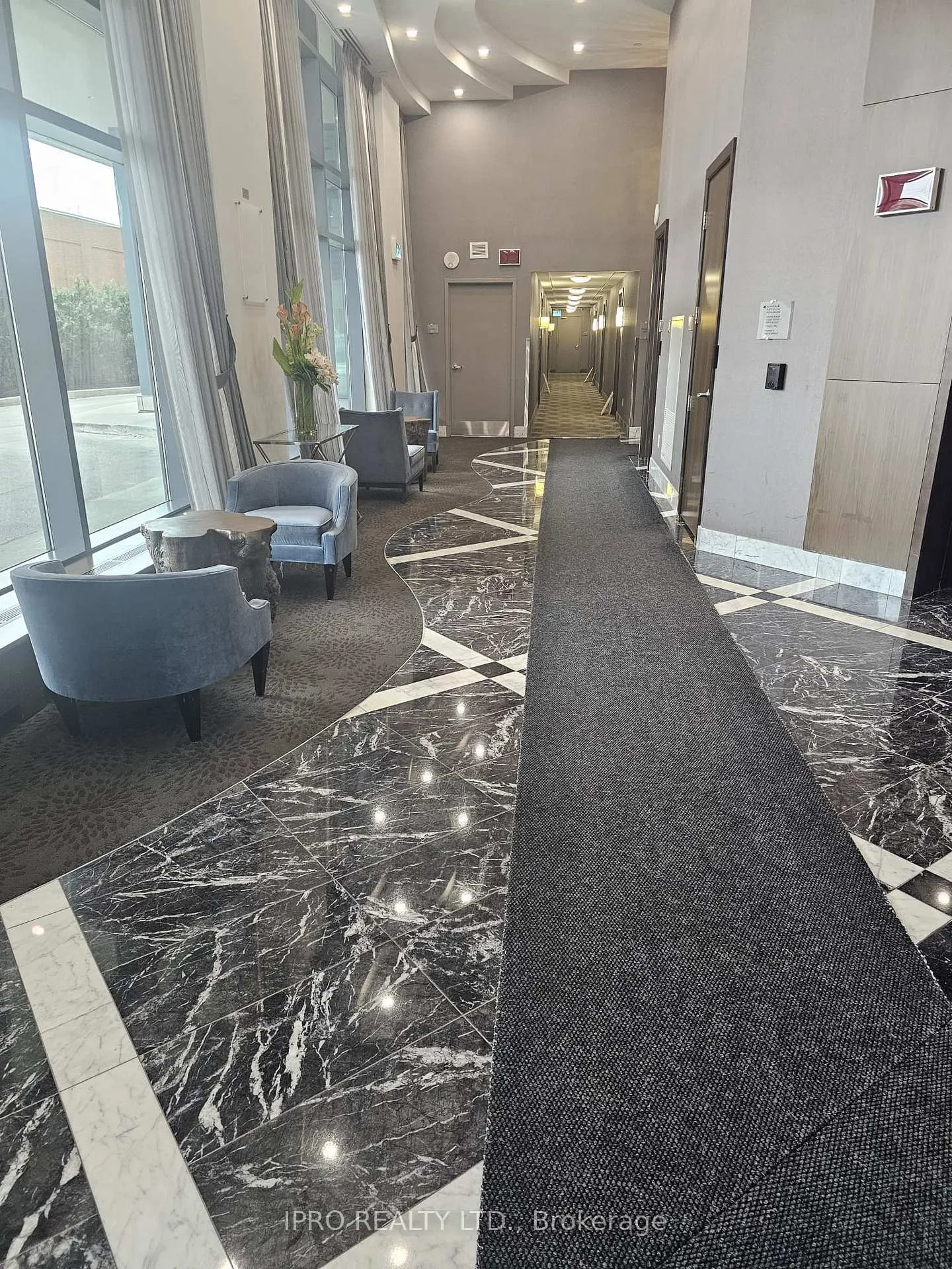 Photo 2 of Unit 535, 7608 Yonge St Street, Vaughan, Crestwood-Springfarm-Yorkhill — HOMEH