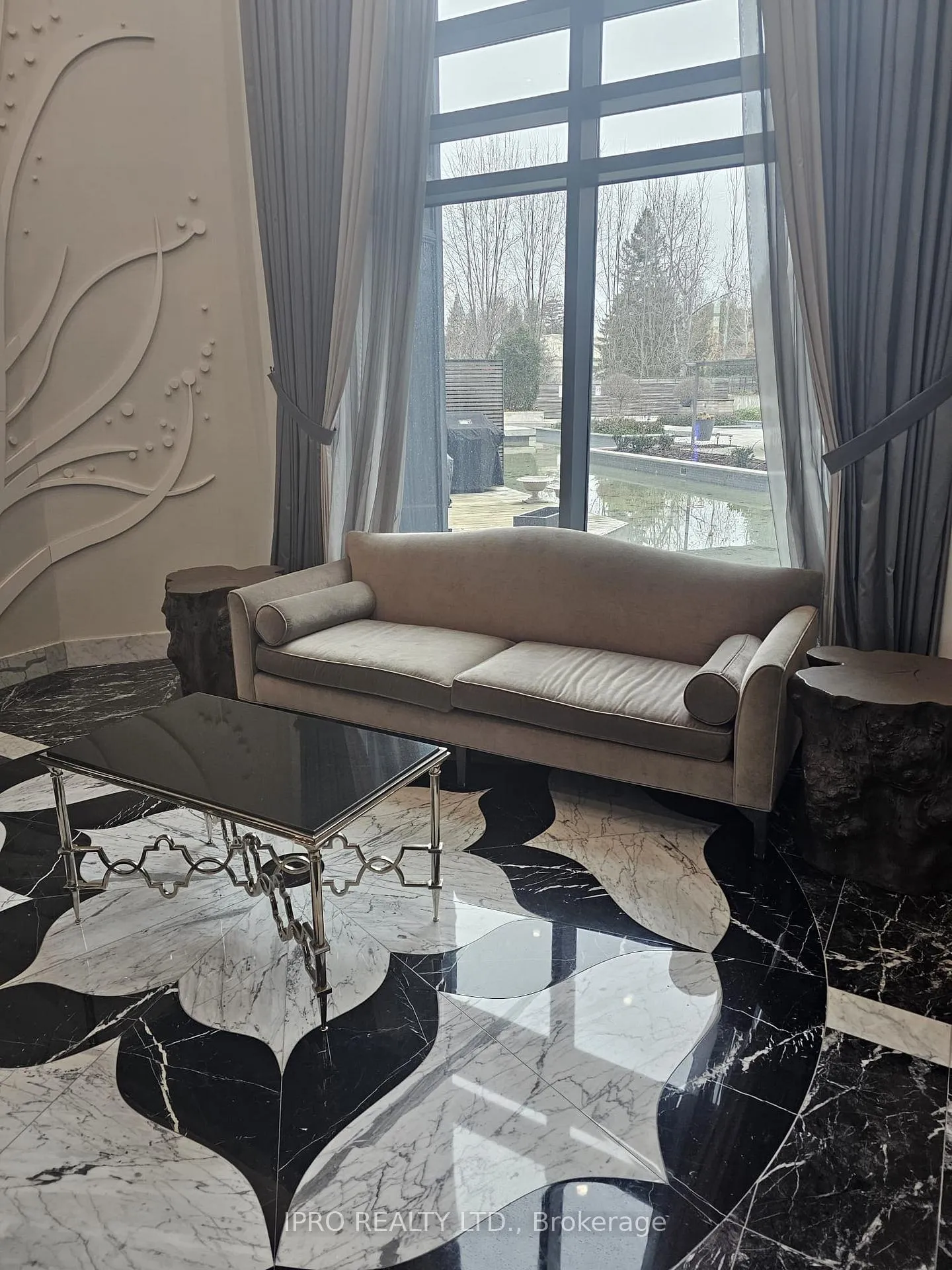 Photo 5 of Unit 535, 7608 Yonge St Street, Vaughan, Crestwood-Springfarm-Yorkhill — HOMEH