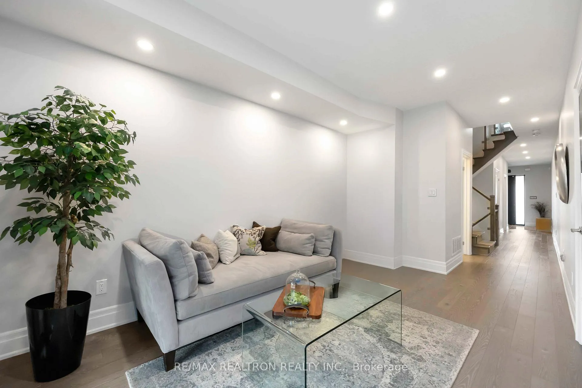 Photo 4 of 582 Marc Santi Boulevard, Vaughan, Patterson — HOMEH