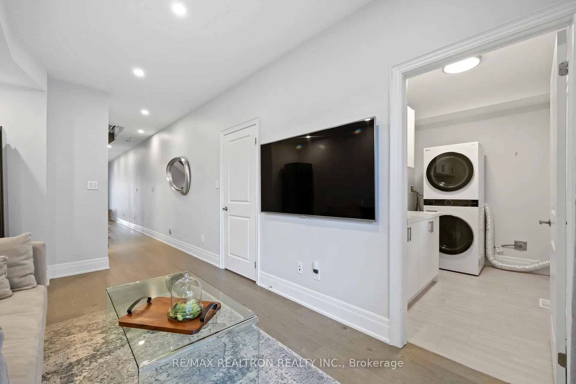 Photo 7 of 582 Marc Santi Boulevard, Vaughan, Patterson — HOMEH