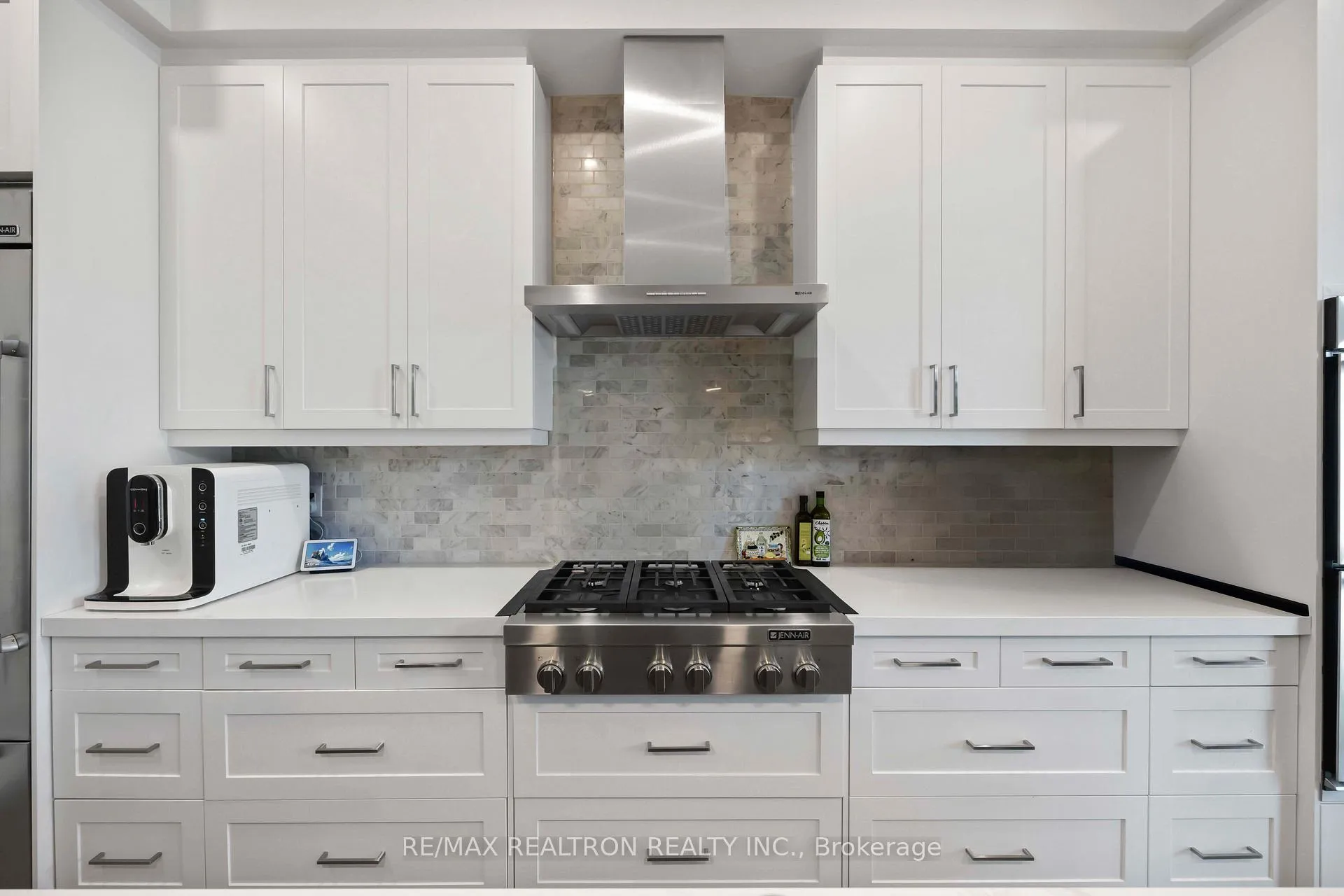 Photo 14 of 582 Marc Santi Boulevard, Vaughan, Patterson — HOMEH