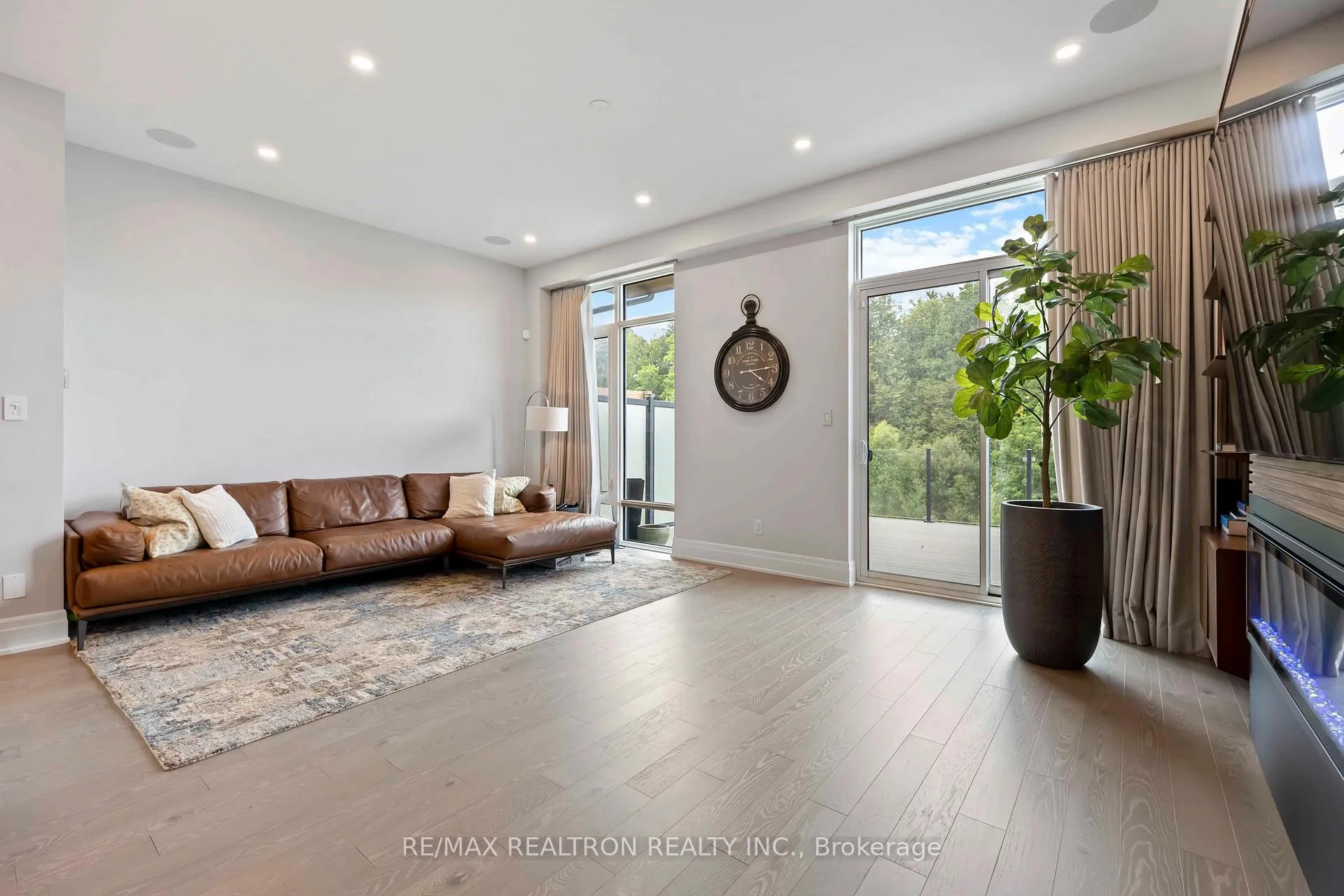 Photo 16 of 582 Marc Santi Boulevard, Vaughan, Patterson — HOMEH