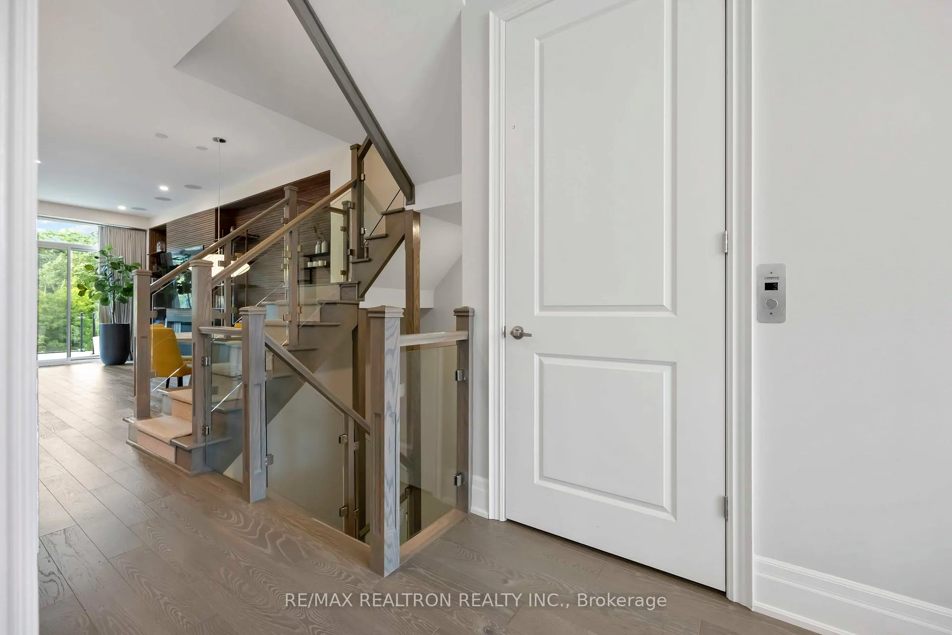 Photo 21 of 582 Marc Santi Boulevard, Vaughan, Patterson — HOMEH
