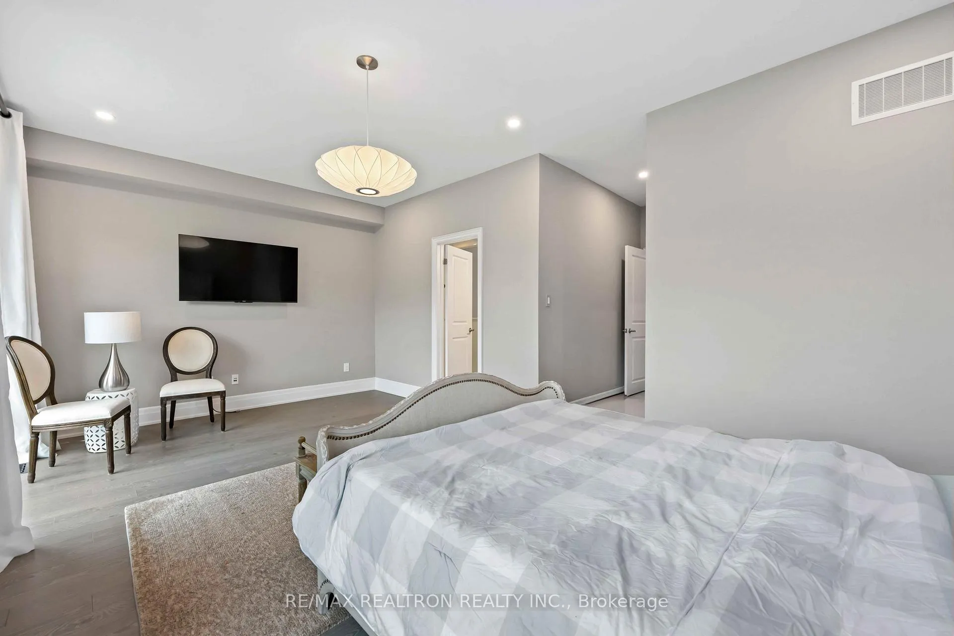 Photo 29 of 582 Marc Santi Boulevard, Vaughan, Patterson — HOMEH