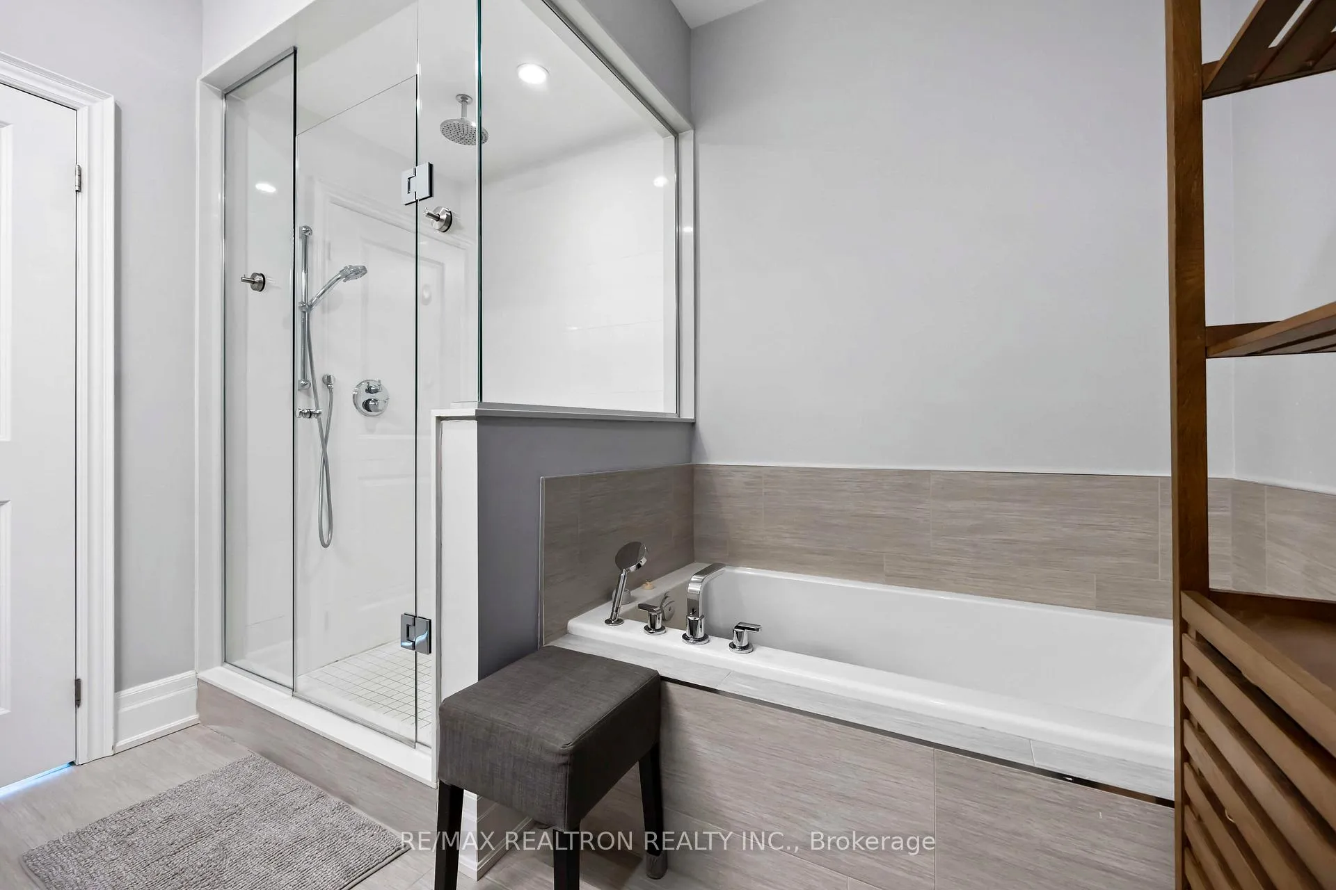 Photo 32 of 582 Marc Santi Boulevard, Vaughan, Patterson — HOMEH