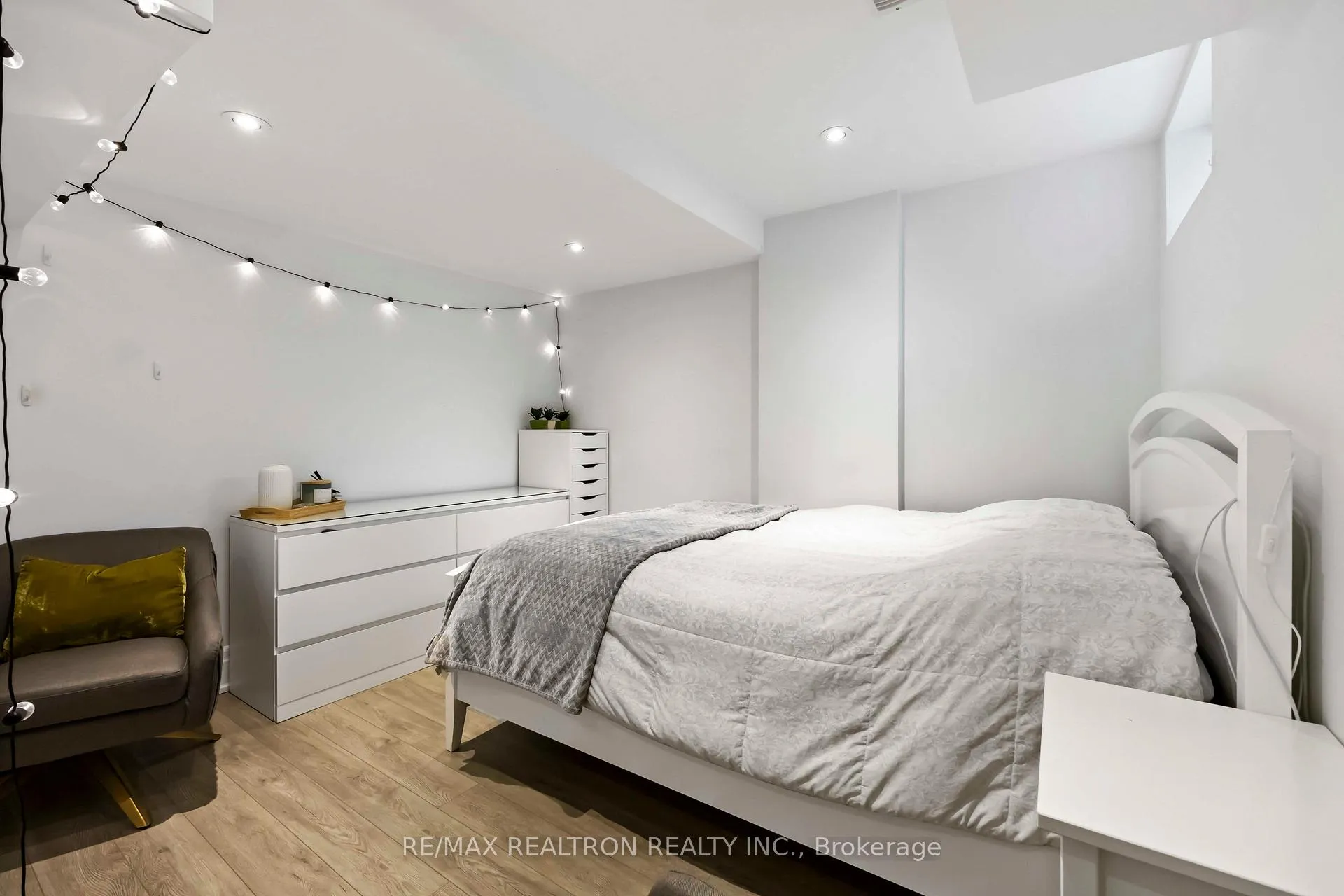 Photo 41 of 582 Marc Santi Boulevard, Vaughan, Patterson — HOMEH