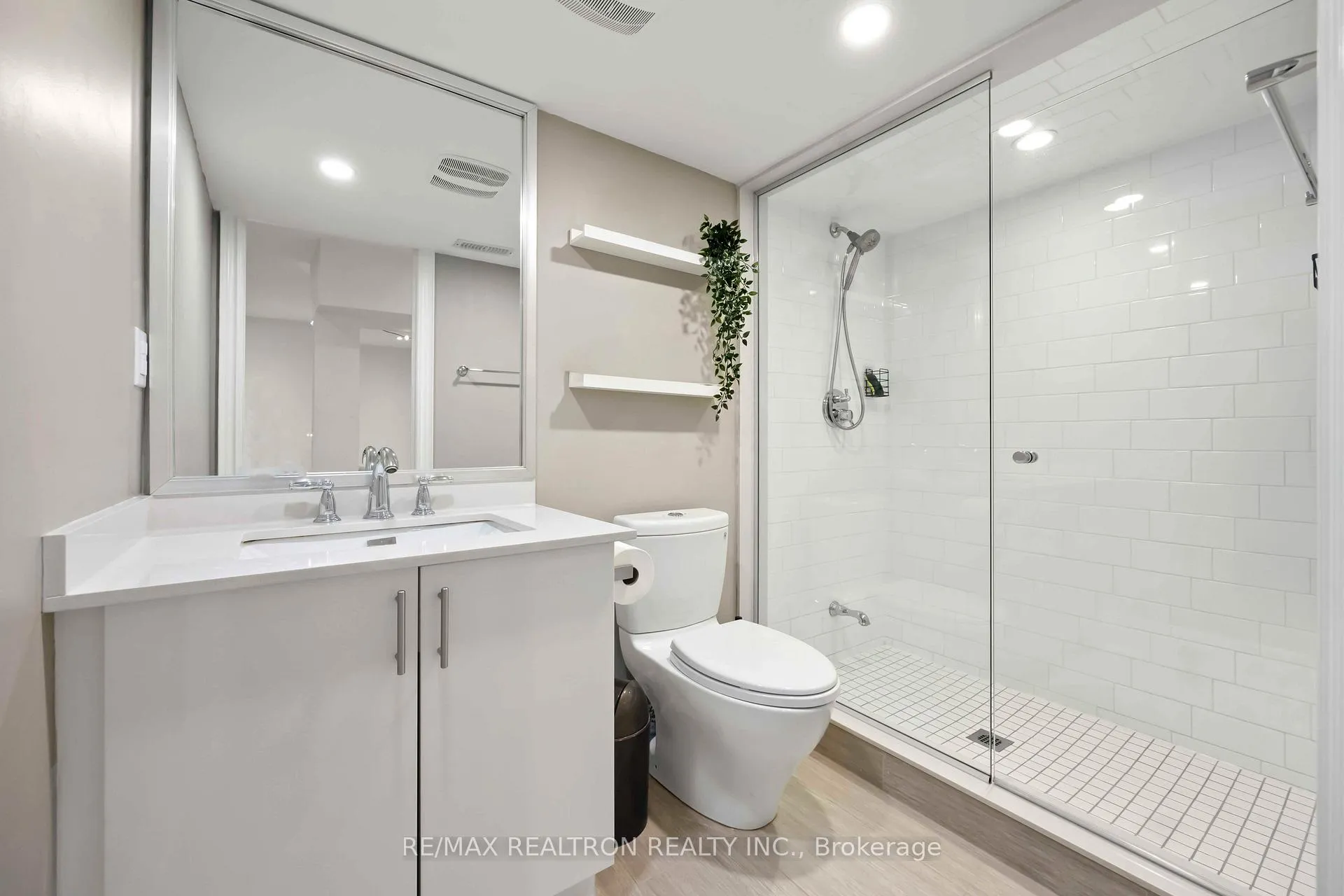 Photo 42 of 582 Marc Santi Boulevard, Vaughan, Patterson — HOMEH