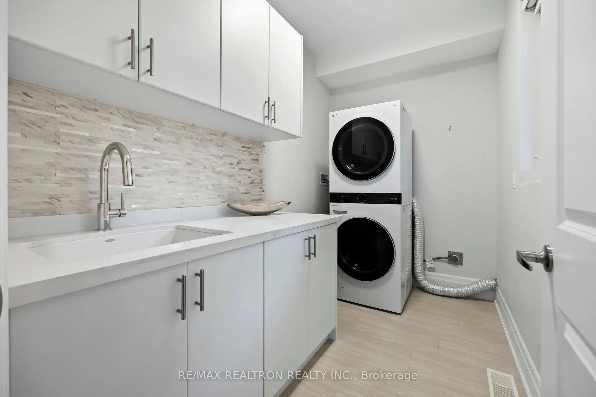 Photo 49 of 582 Marc Santi Boulevard, Vaughan, Patterson — HOMEH