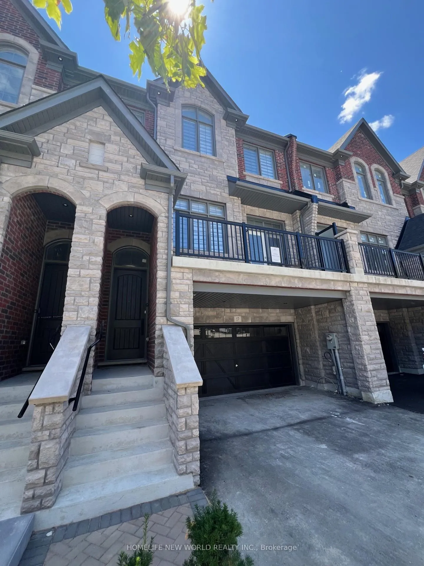 Photo 3 of 17 Elm Green Lane, Markham, Angus Glen — HOMEH