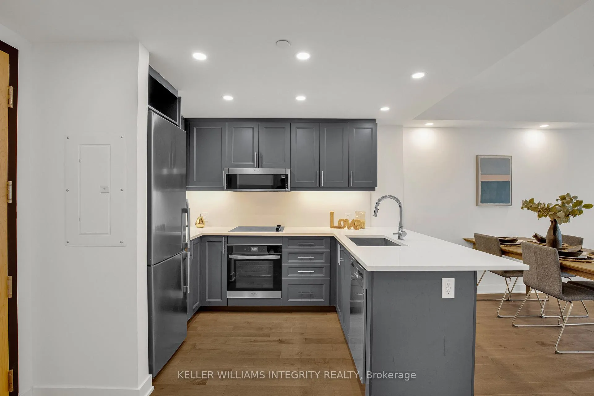 Photo 6 of Unit 1409, 340 Queen Street, Ottawa, Ottawa Centre — HOMEH