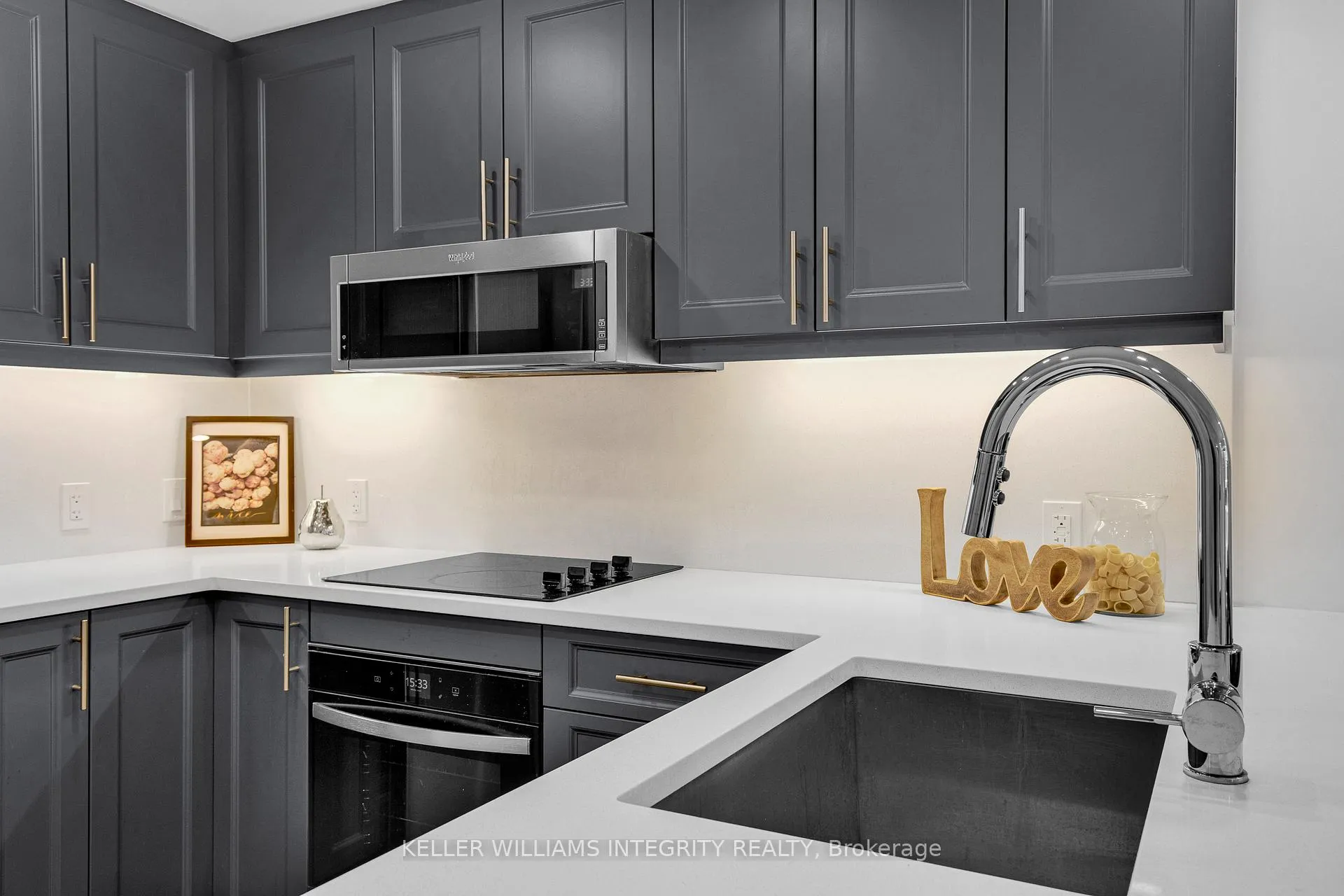 Photo 9 of Unit 1409, 340 Queen Street, Ottawa, Ottawa Centre — HOMEH