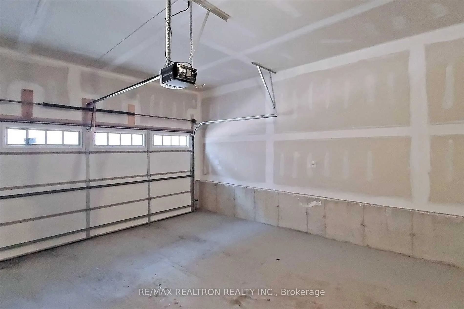 Photo 36 of Unit Upper Unit, 4126 Hwy 7 E, Markham, Unionville — HOMEH