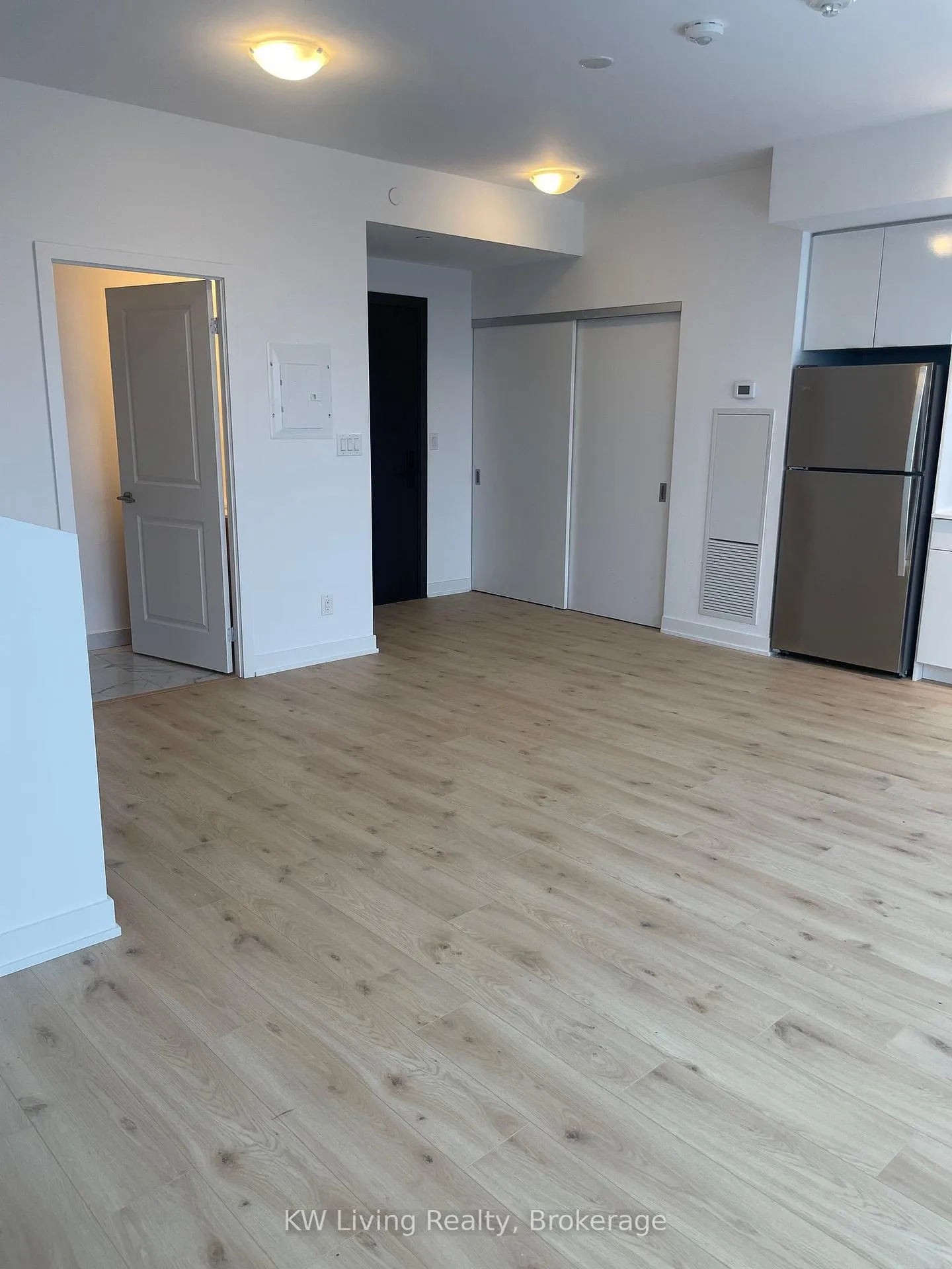 Front of Unit 902, 2799 Kingston Road