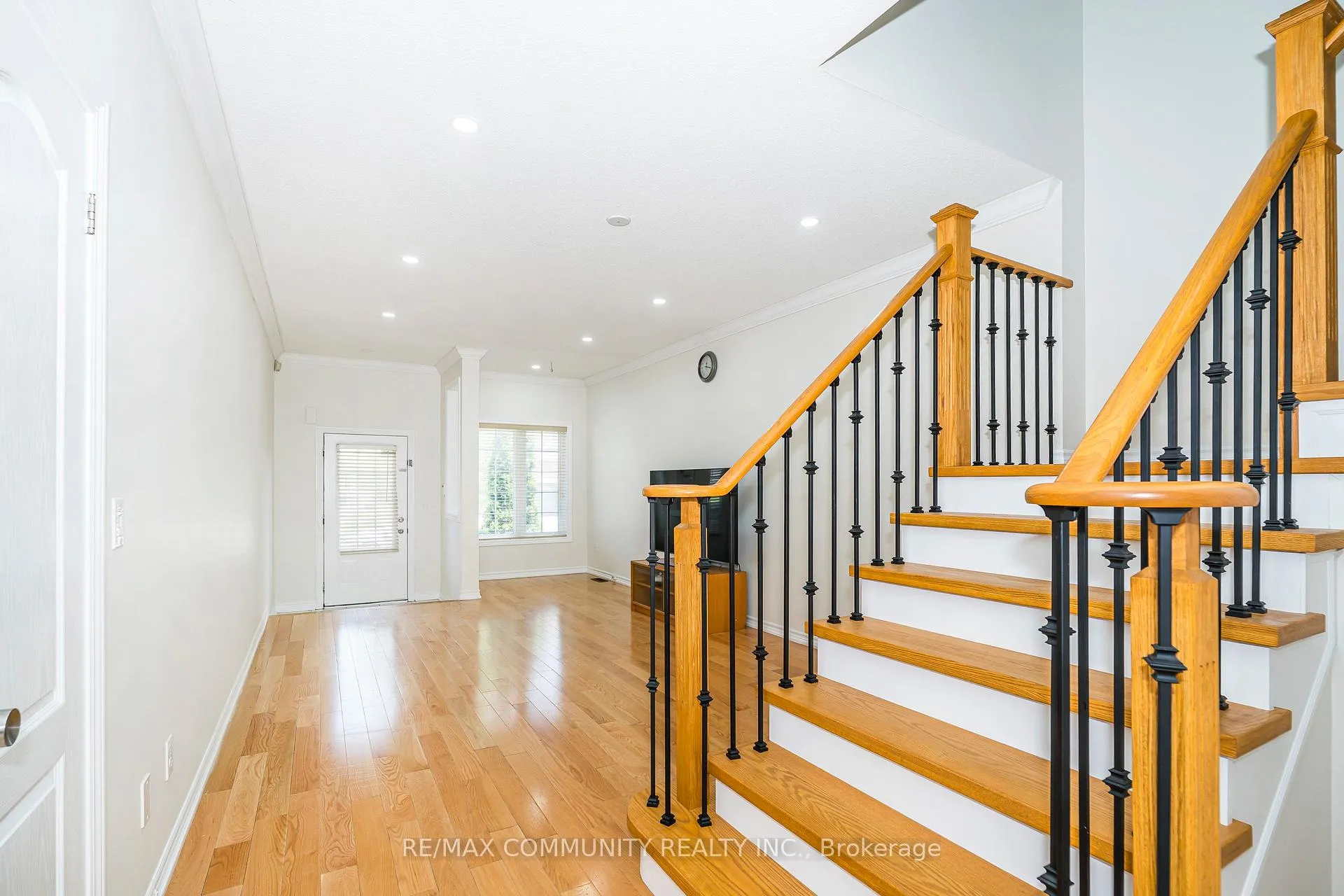 Photo 7 of 6 Moore's Court, Markham, Box Grove — HOMEH