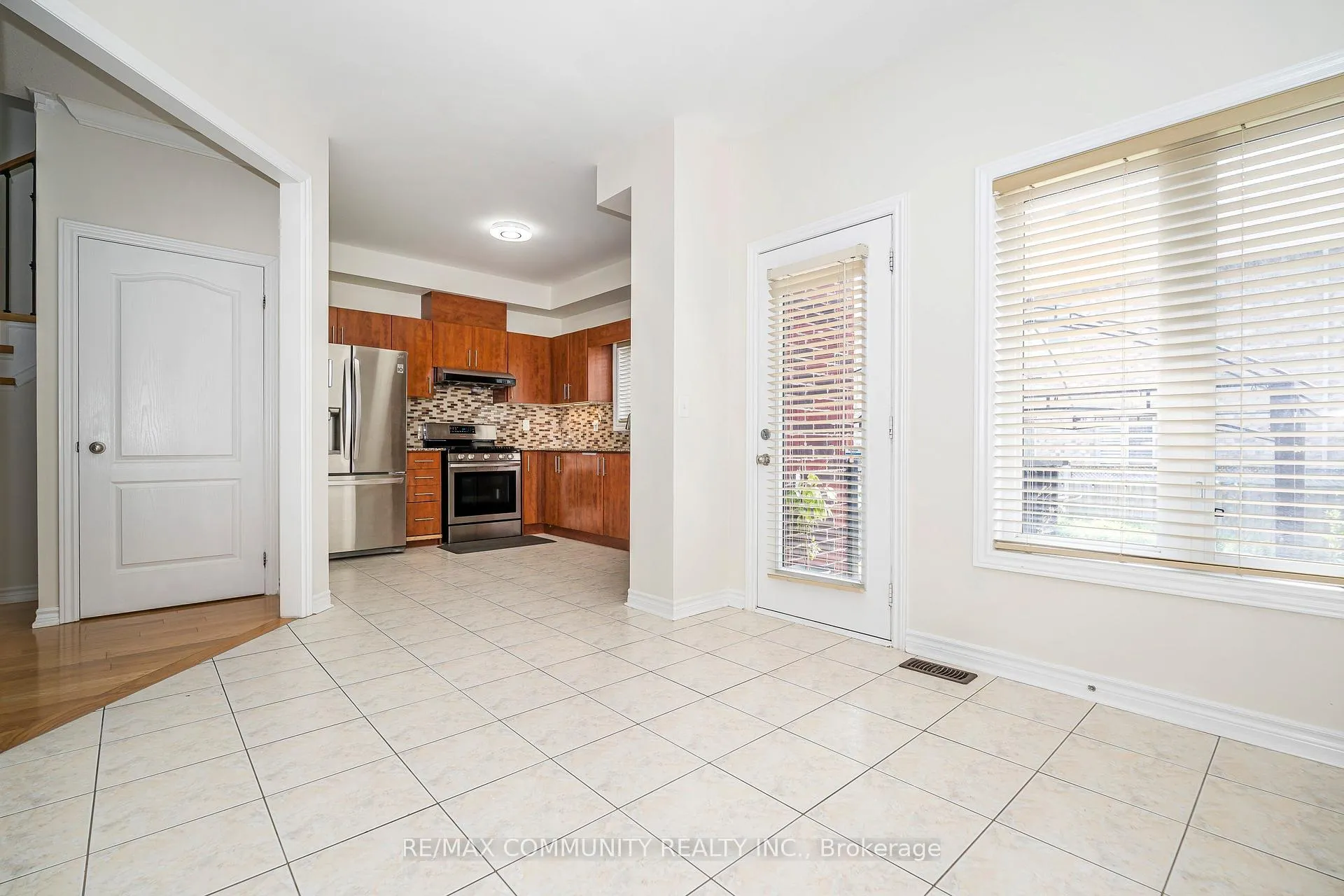 Photo 15 of 6 Moore's Court, Markham, Box Grove — HOMEH