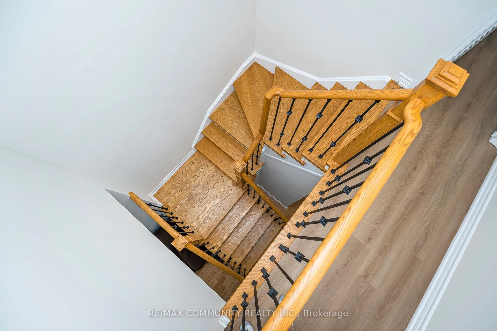 Photo 27 of 6 Moore's Court, Markham, Box Grove — HOMEH