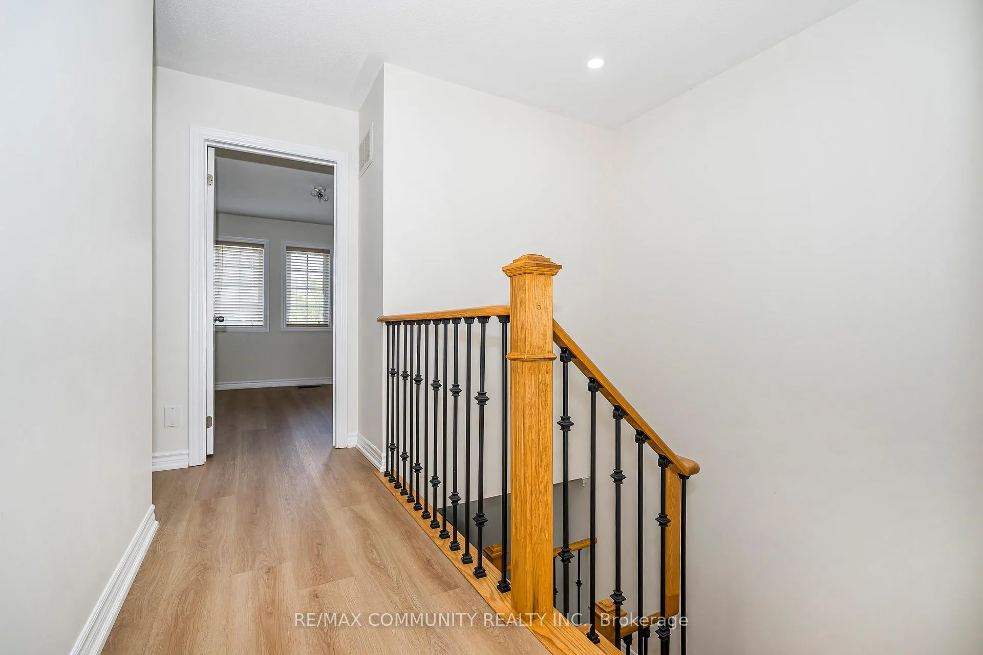 Photo 28 of 6 Moore's Court, Markham, Box Grove — HOMEH