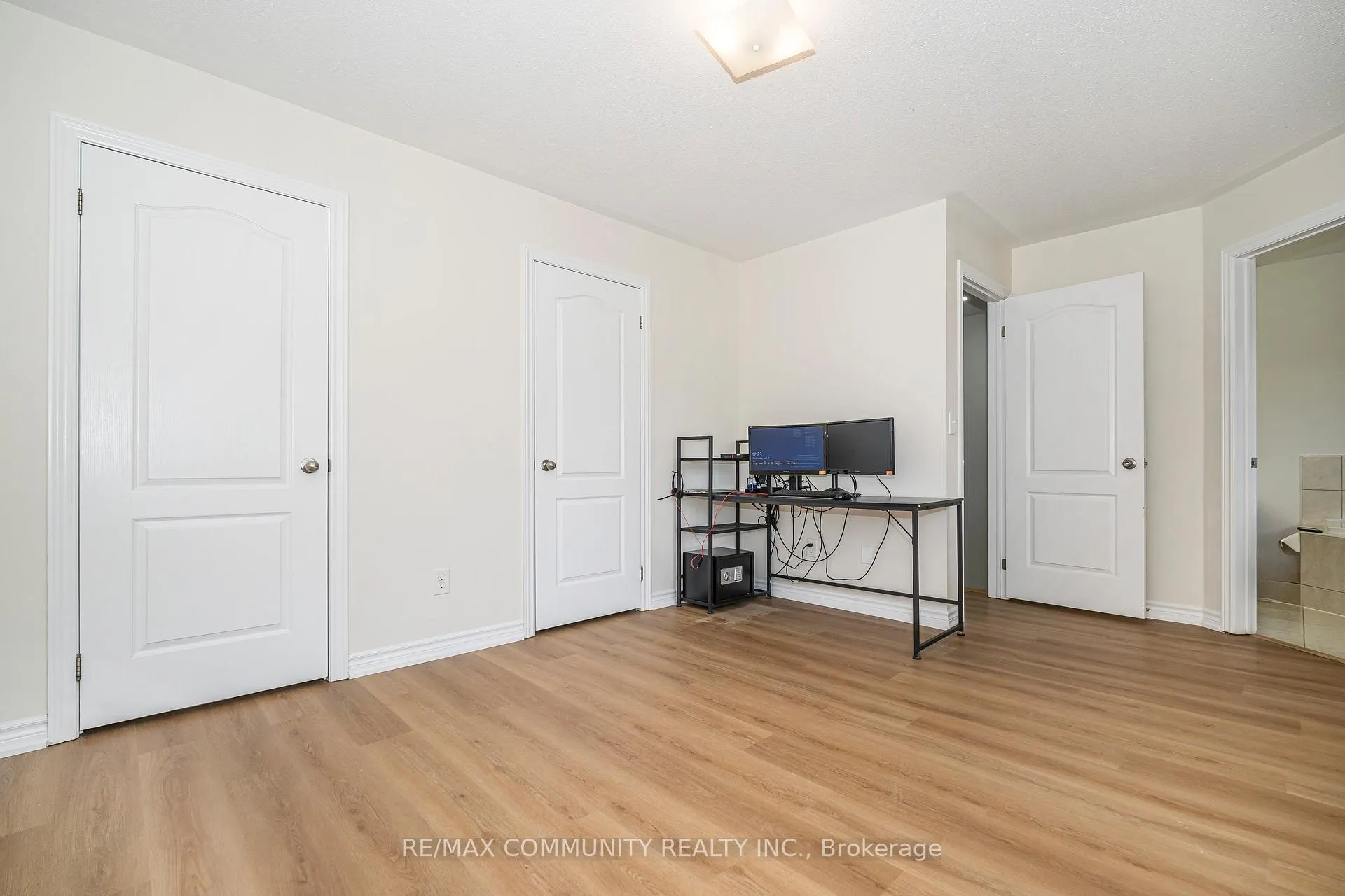 Photo 32 of 6 Moore's Court, Markham, Box Grove — HOMEH