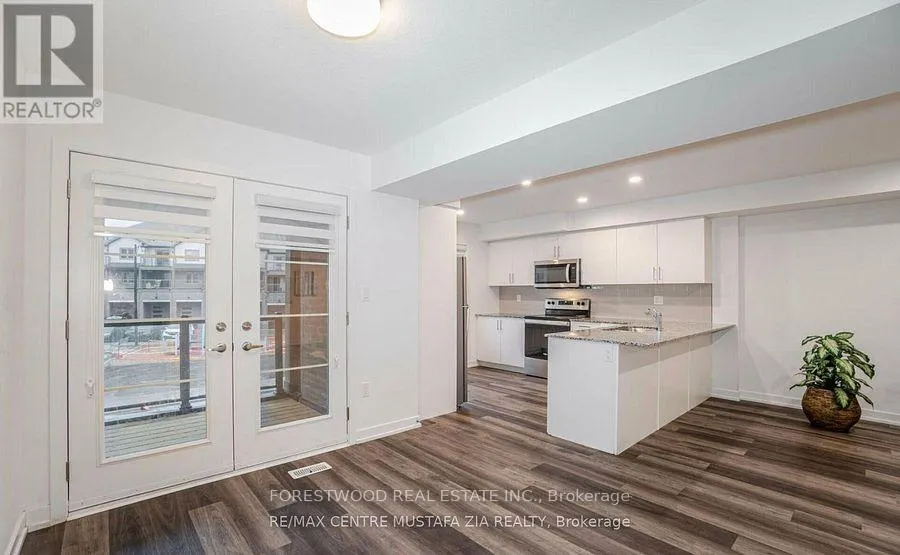 Photo 3 of Unit 11, 205 West Oak Trail S, Kitchener, Rosenburg — HOMEH