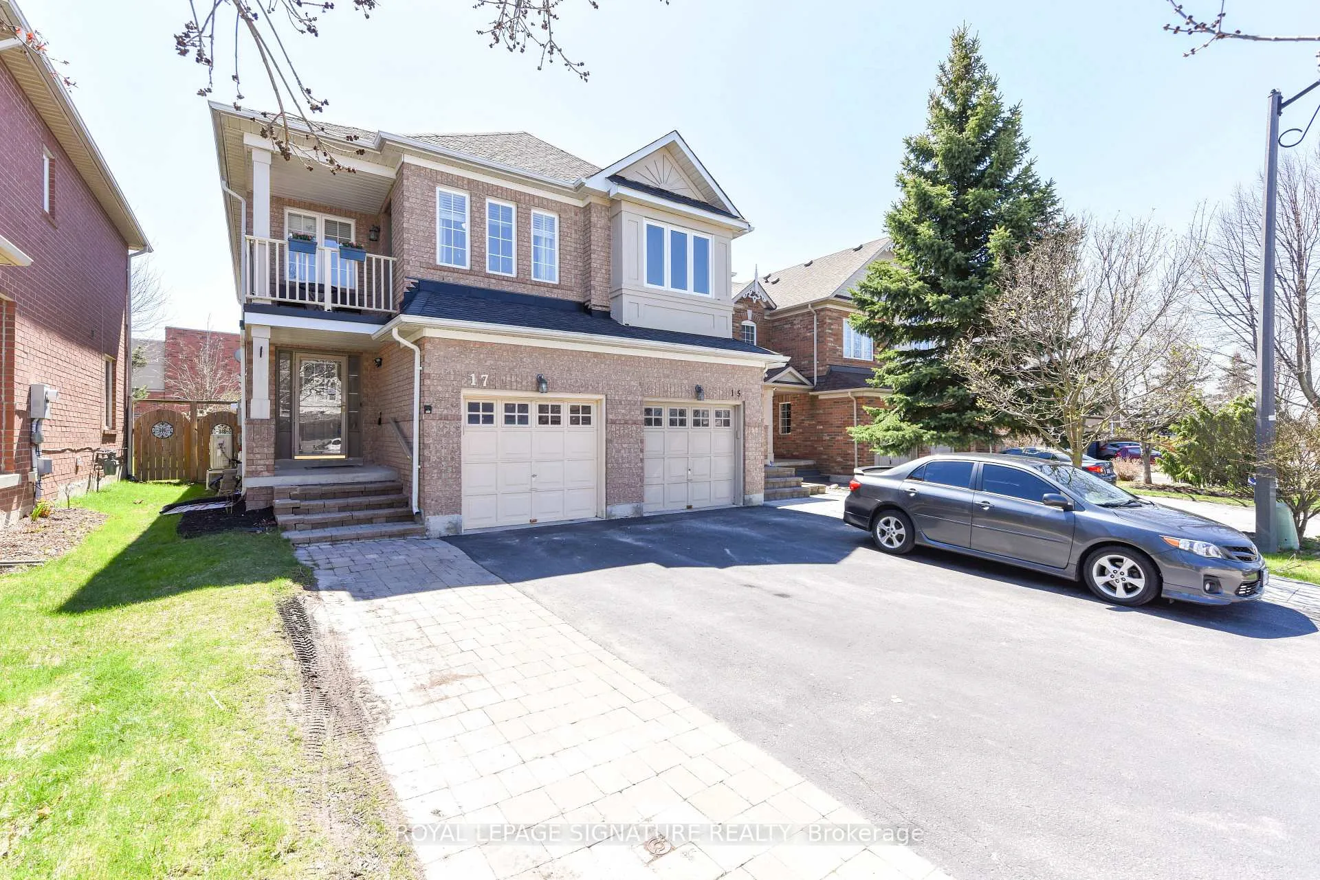 Photo 2 of 17 Baywell Crescent, Aurora, Bayview Wellington — HOMEH