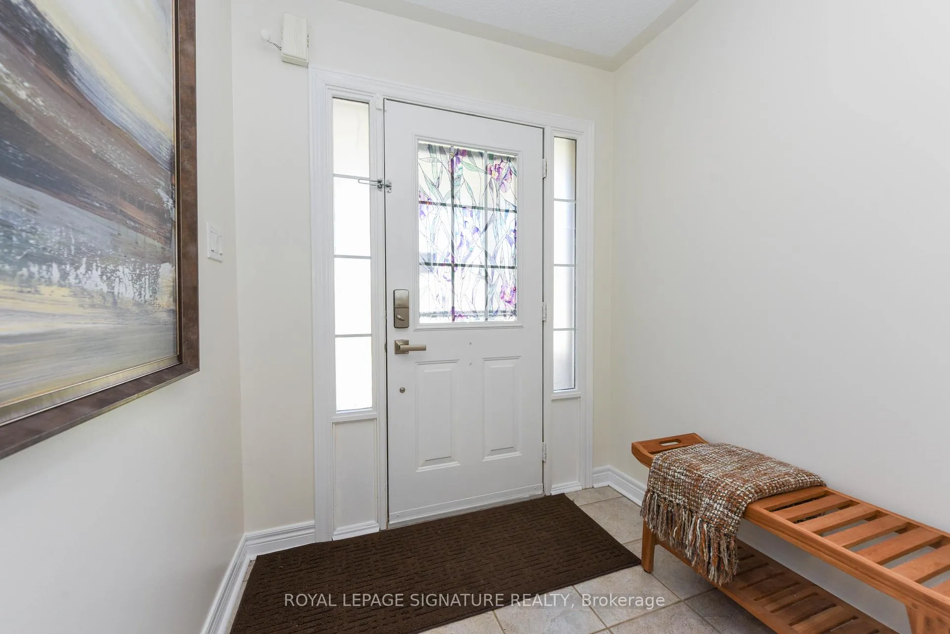 Photo 3 of 17 Baywell Crescent, Aurora, Bayview Wellington — HOMEH