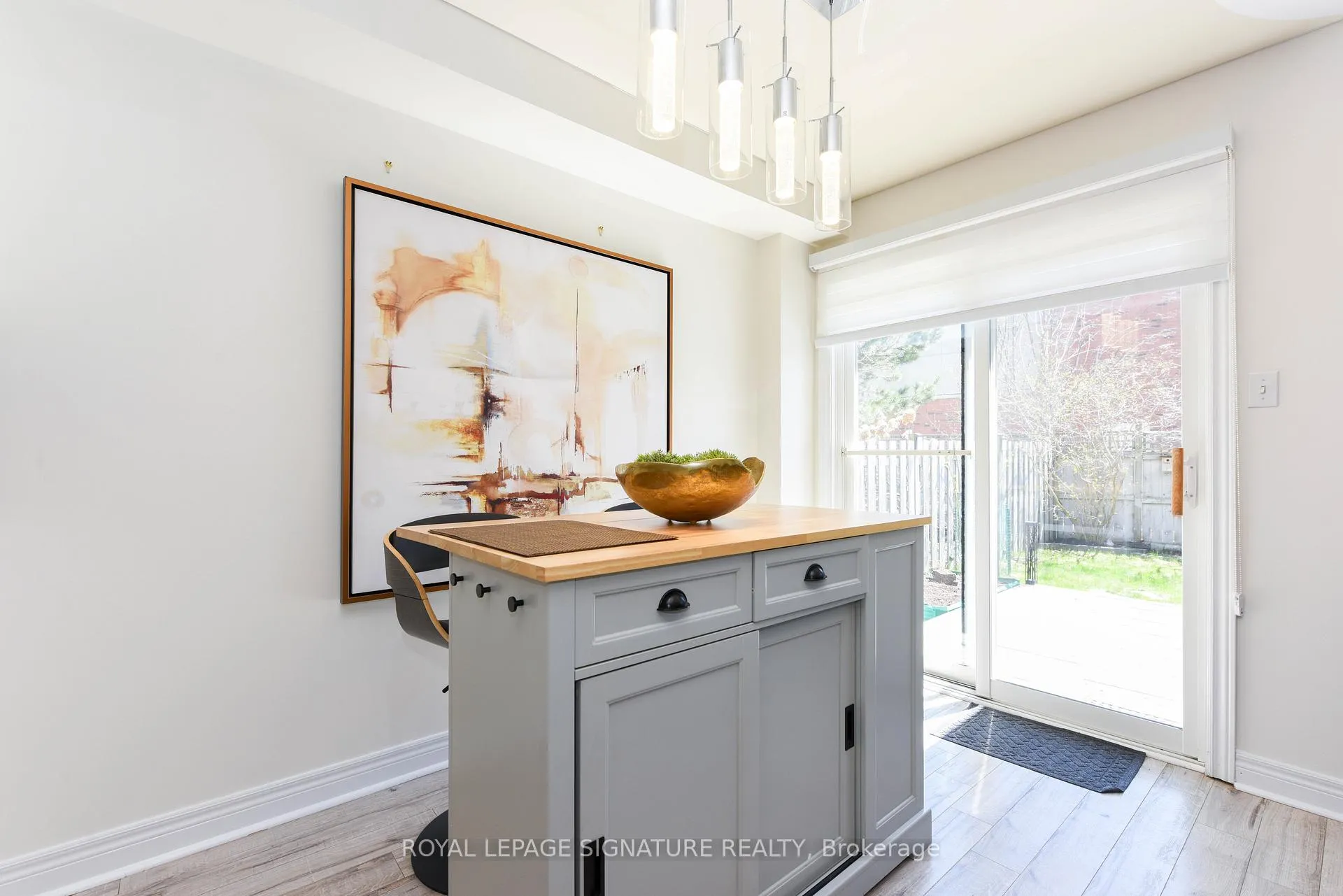 Photo 11 of 17 Baywell Crescent, Aurora, Bayview Wellington — HOMEH