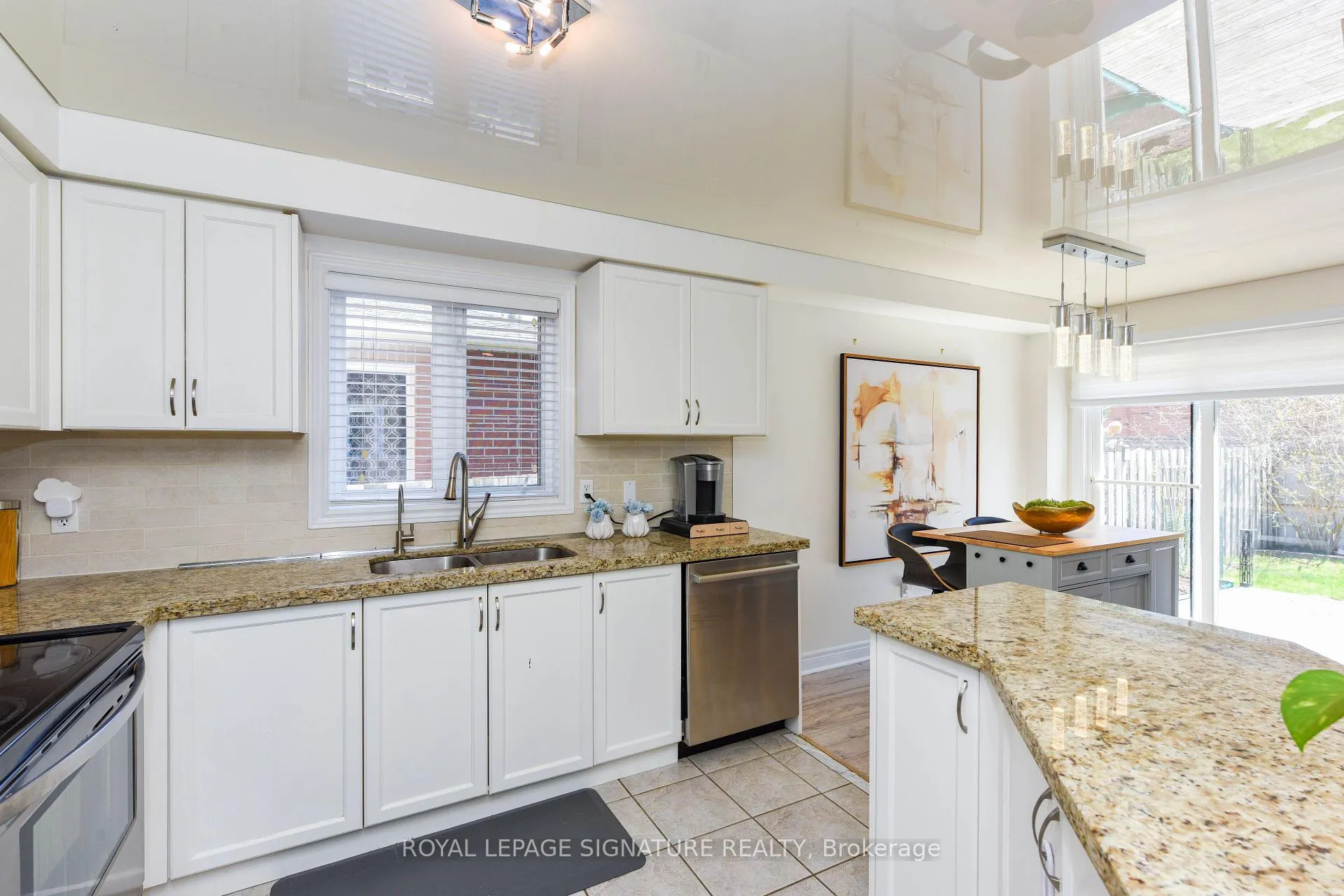 Photo 17 of 17 Baywell Crescent, Aurora, Bayview Wellington — HOMEH