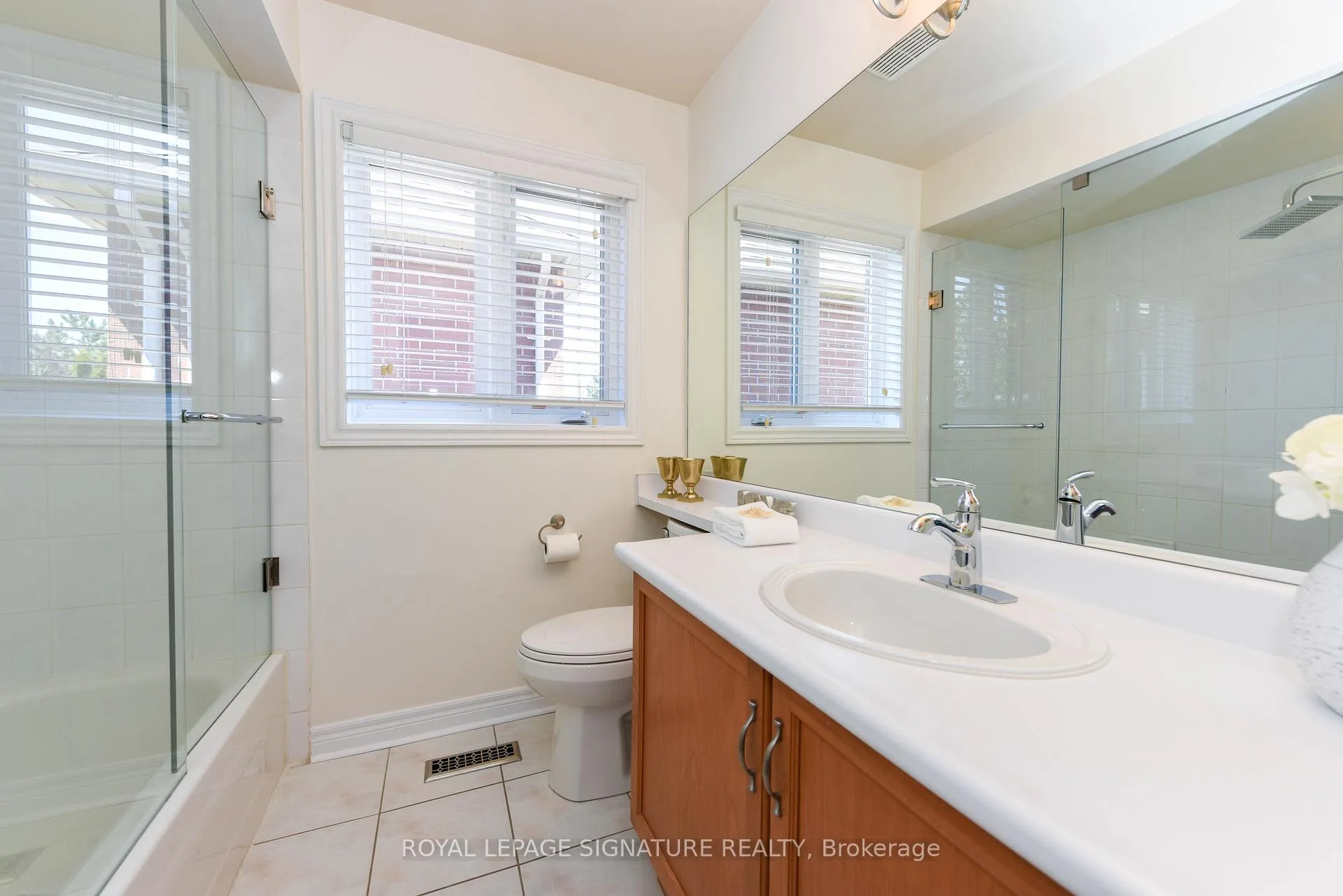 Photo 28 of 17 Baywell Crescent, Aurora, Bayview Wellington — HOMEH