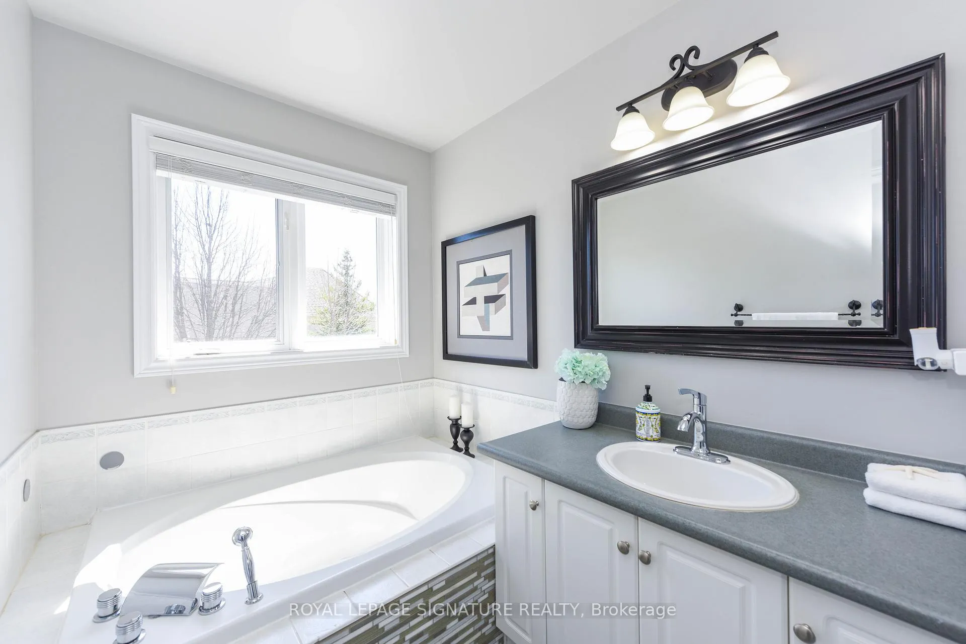 Photo 32 of 17 Baywell Crescent, Aurora, Bayview Wellington — HOMEH