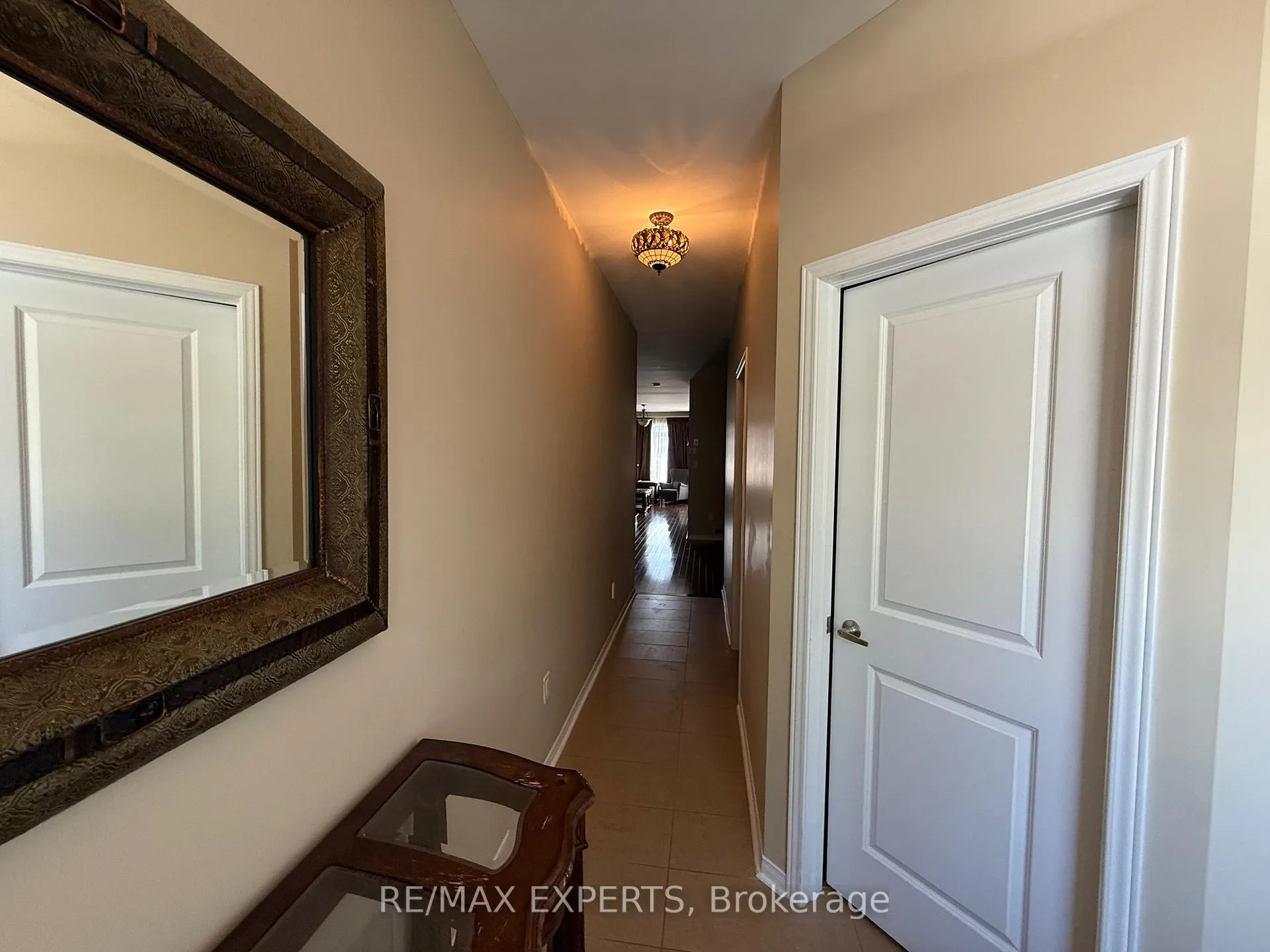 Photo 3 of 32 Spruce Pine Crescent, Vaughan, Patterson — HOMEH