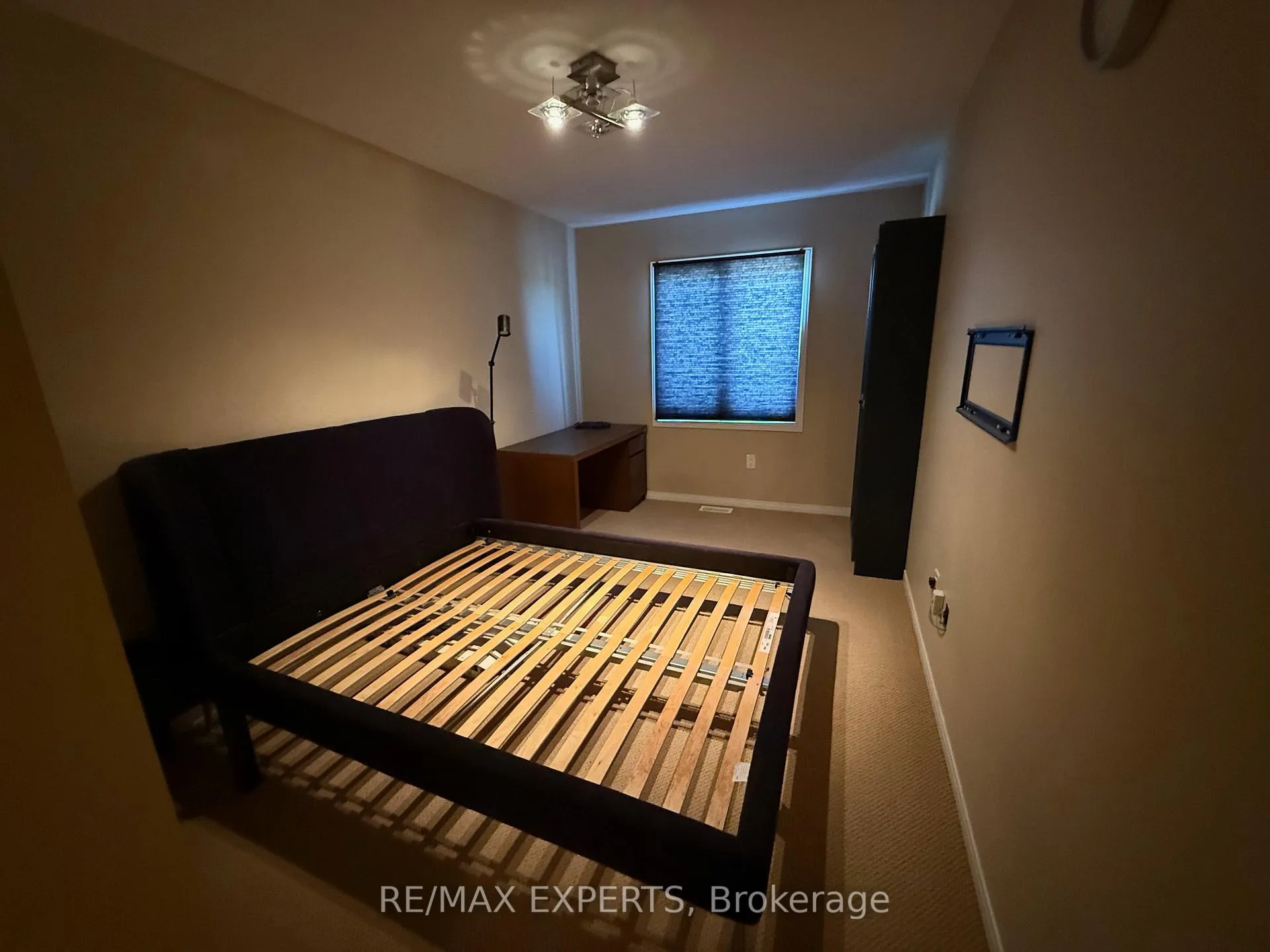 Photo 12 of 32 Spruce Pine Crescent, Vaughan, Patterson — HOMEH