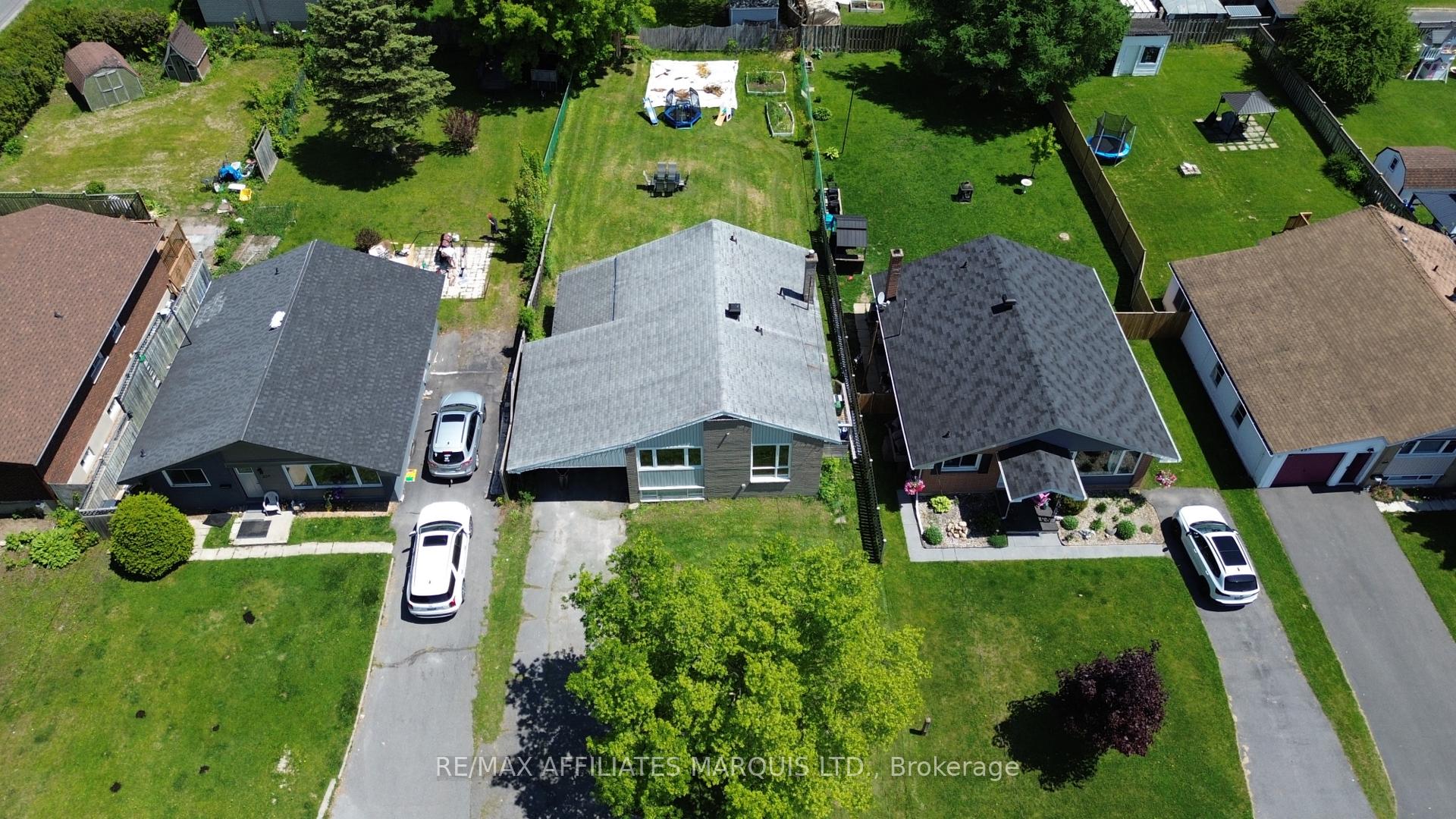 Photo 2 of 407 Susan Avenue, Cornwall — HOMEH