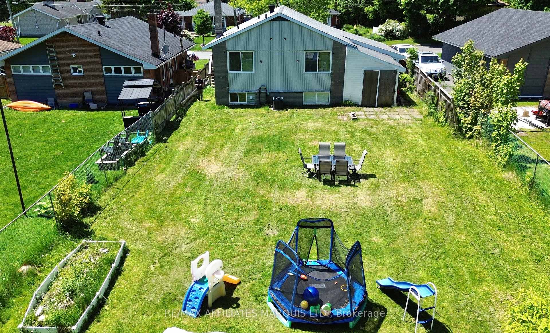 Photo 23 of 407 Susan Avenue, Cornwall — HOMEH