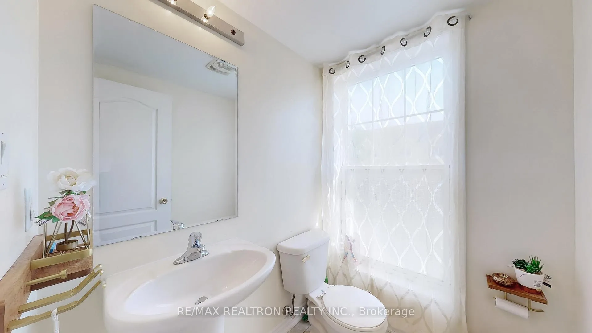 Photo 19 of Unit Upper Level, 48 Cathedral High Street, Markham, Cathedraltown — HOMEH