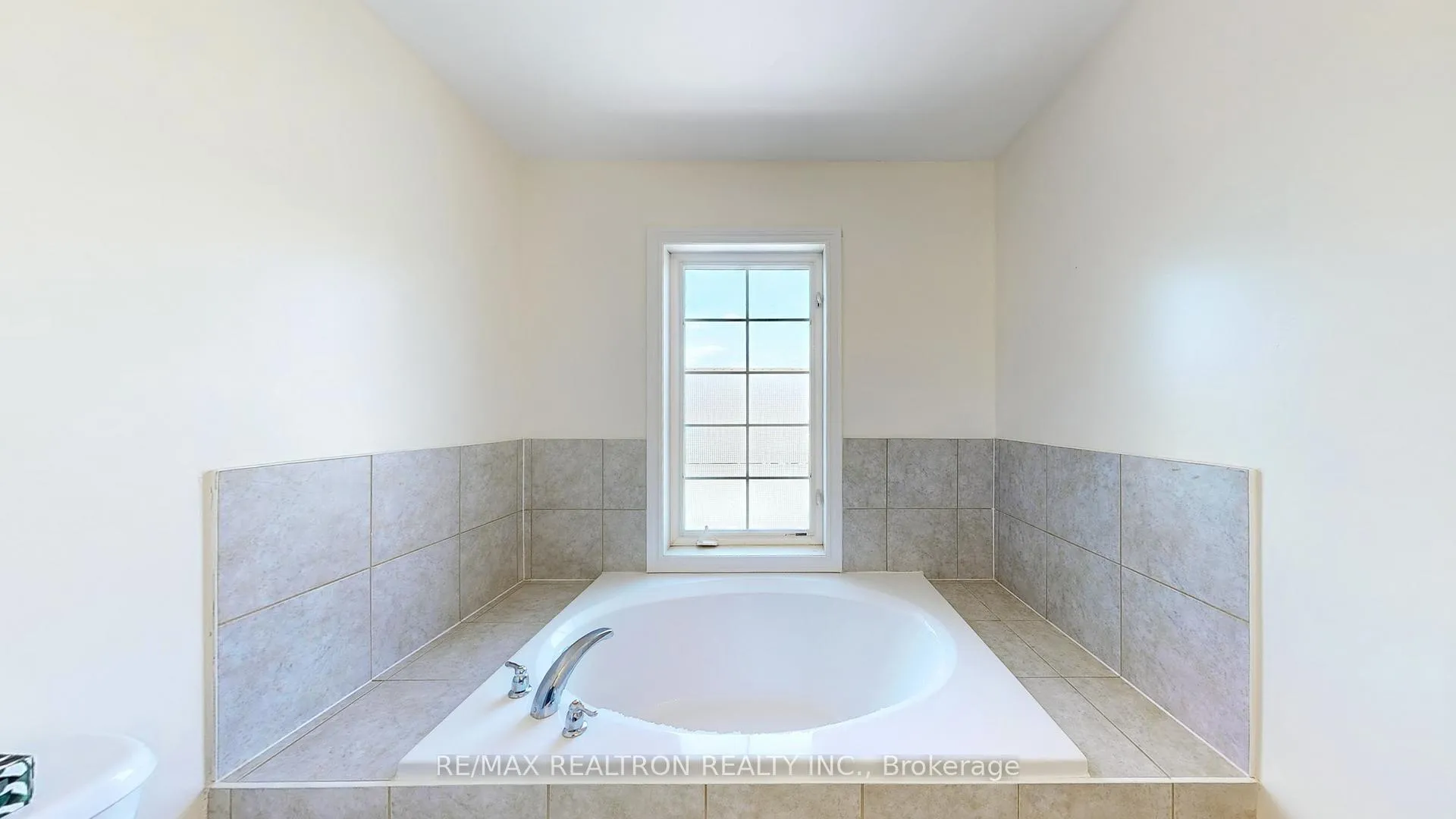 Photo 25 of Unit Upper Level, 48 Cathedral High Street, Markham, Cathedraltown — HOMEH