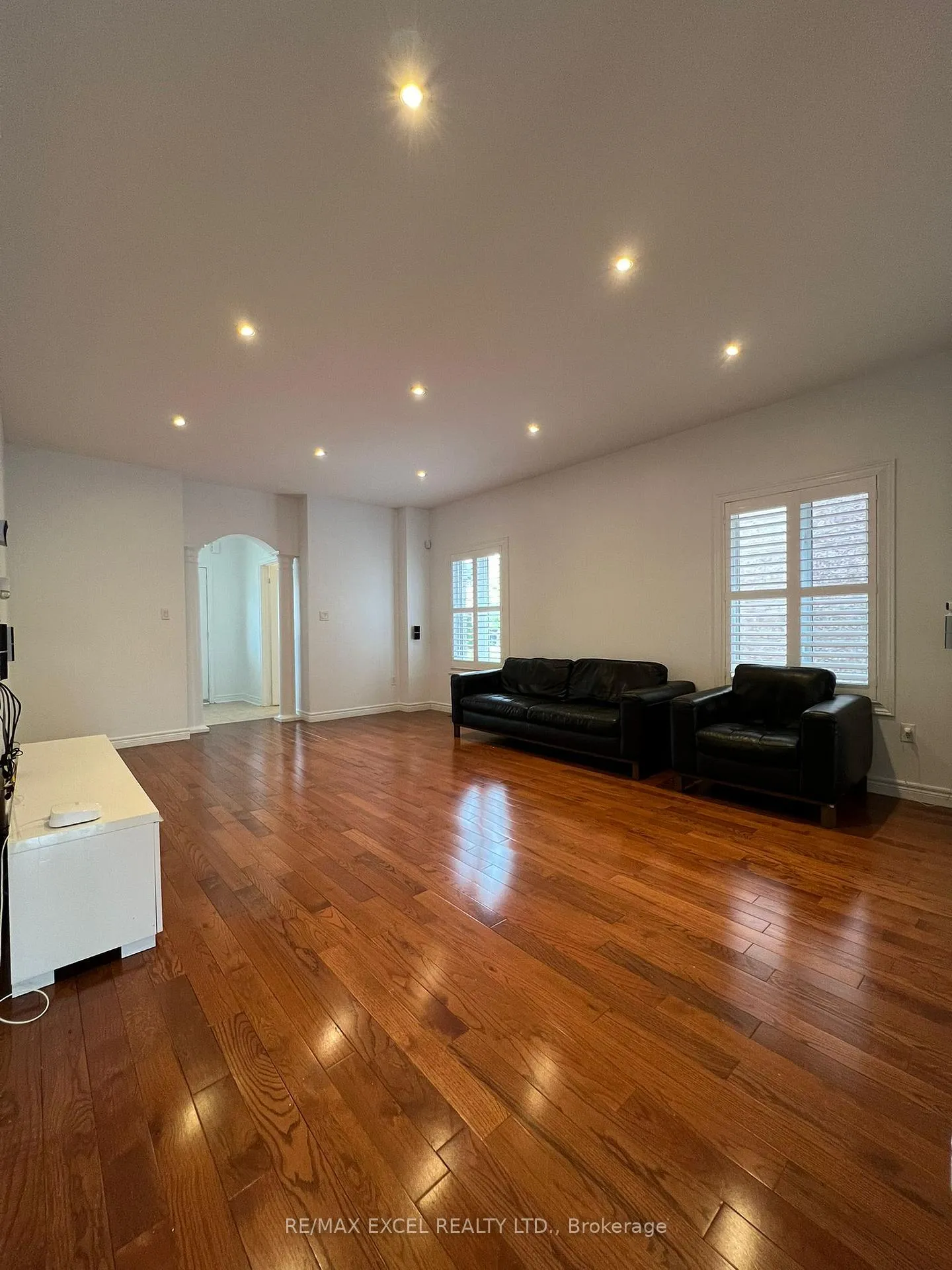Photo 2 of 14 outerbrook Road, Markham, Greensborough — HOMEH