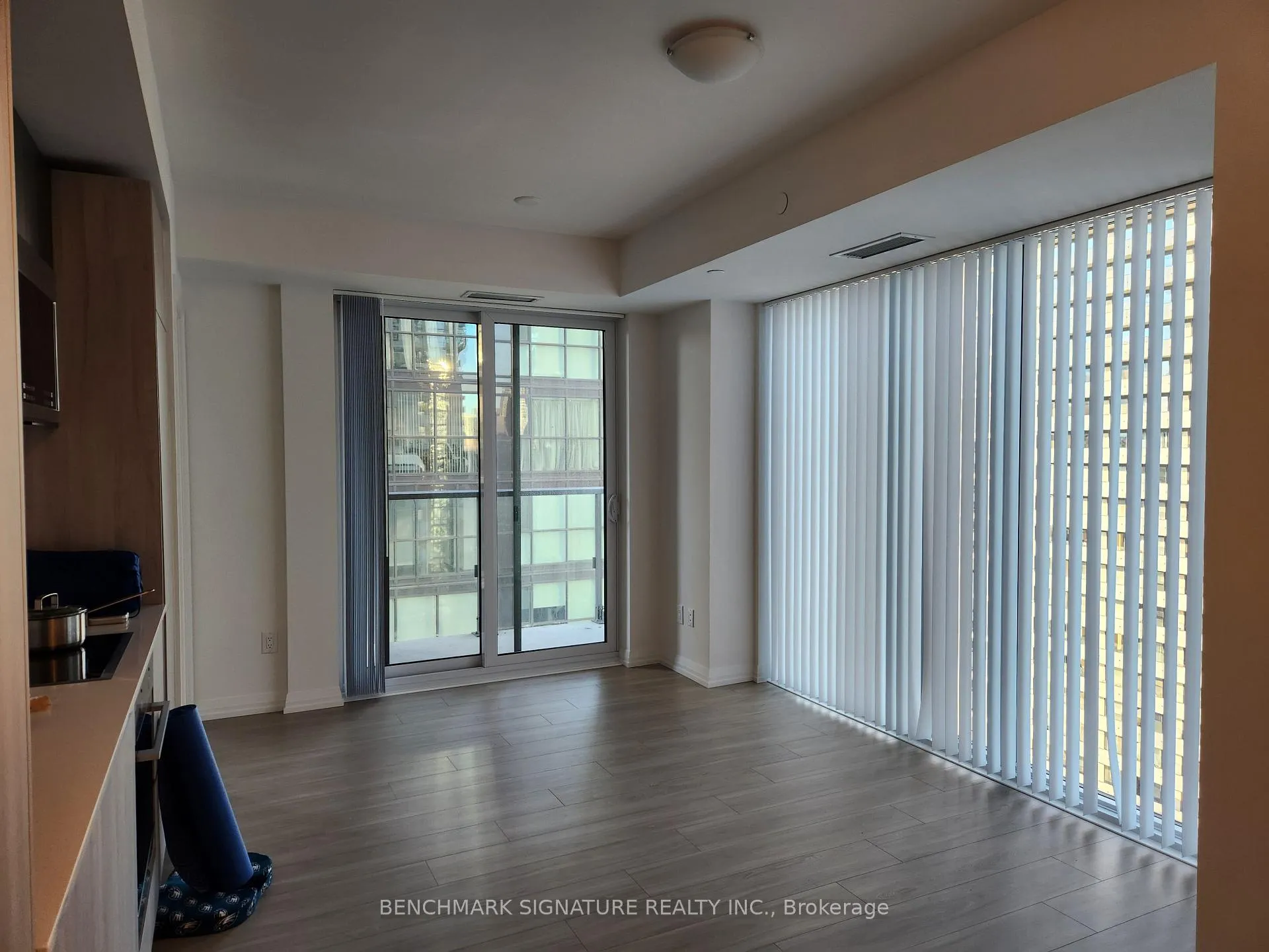 Front of Unit 3603, 8 Widmer Street